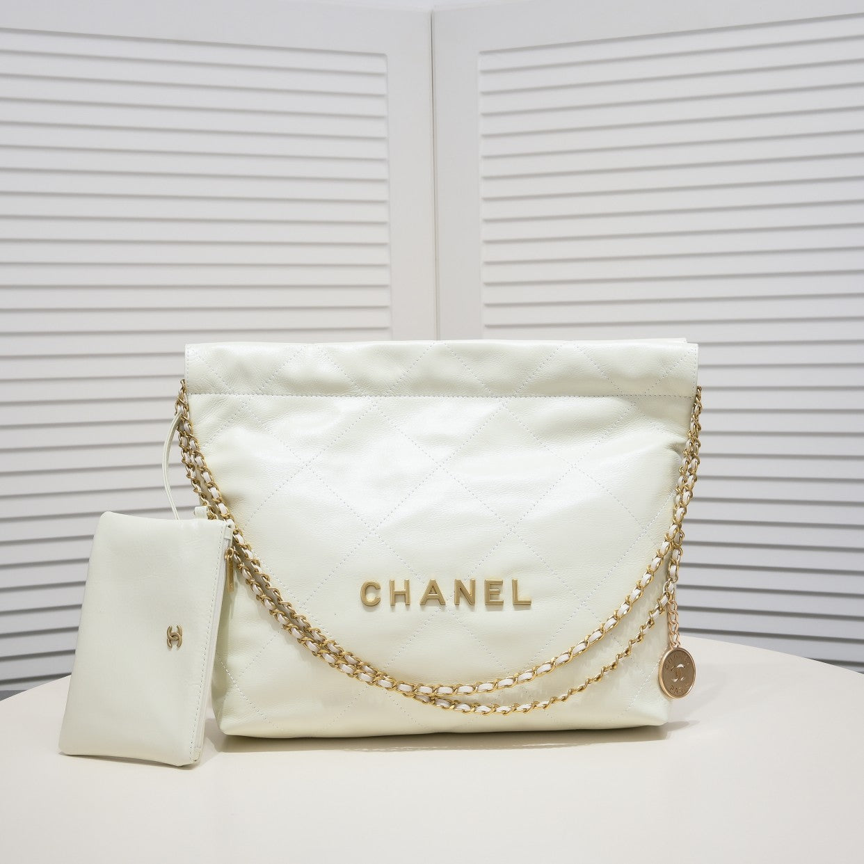 B1X43C70 Popular  leather bag 