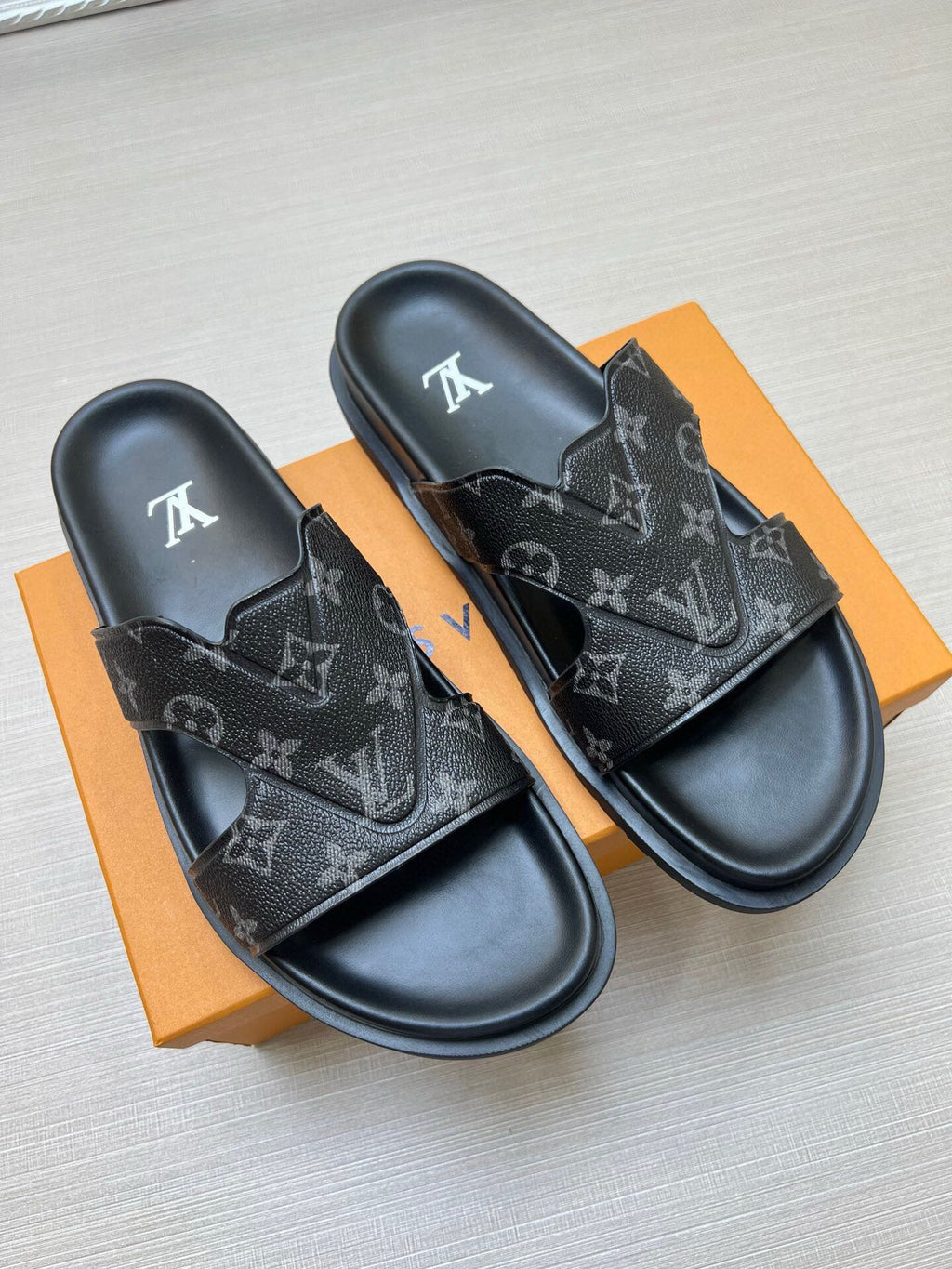 Z5LE228 Popular Slippers