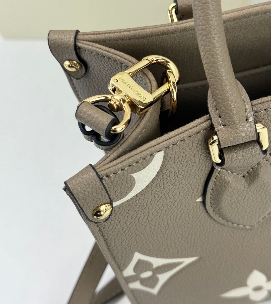B1R175E8 Popular  leather bag