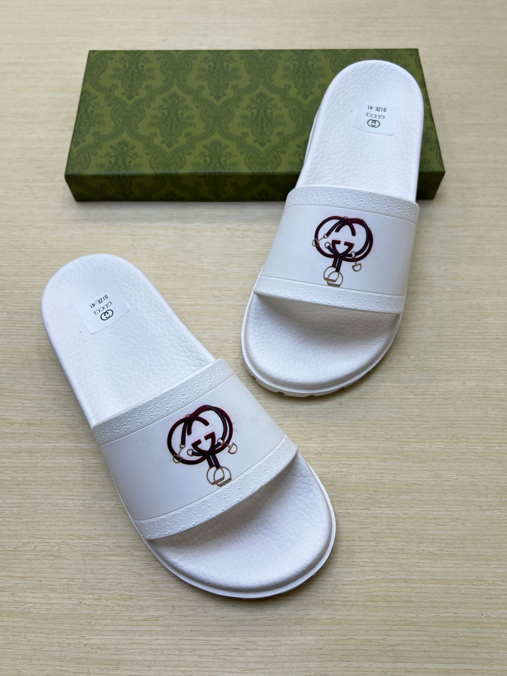 Z5R76B1 Popular Slippers