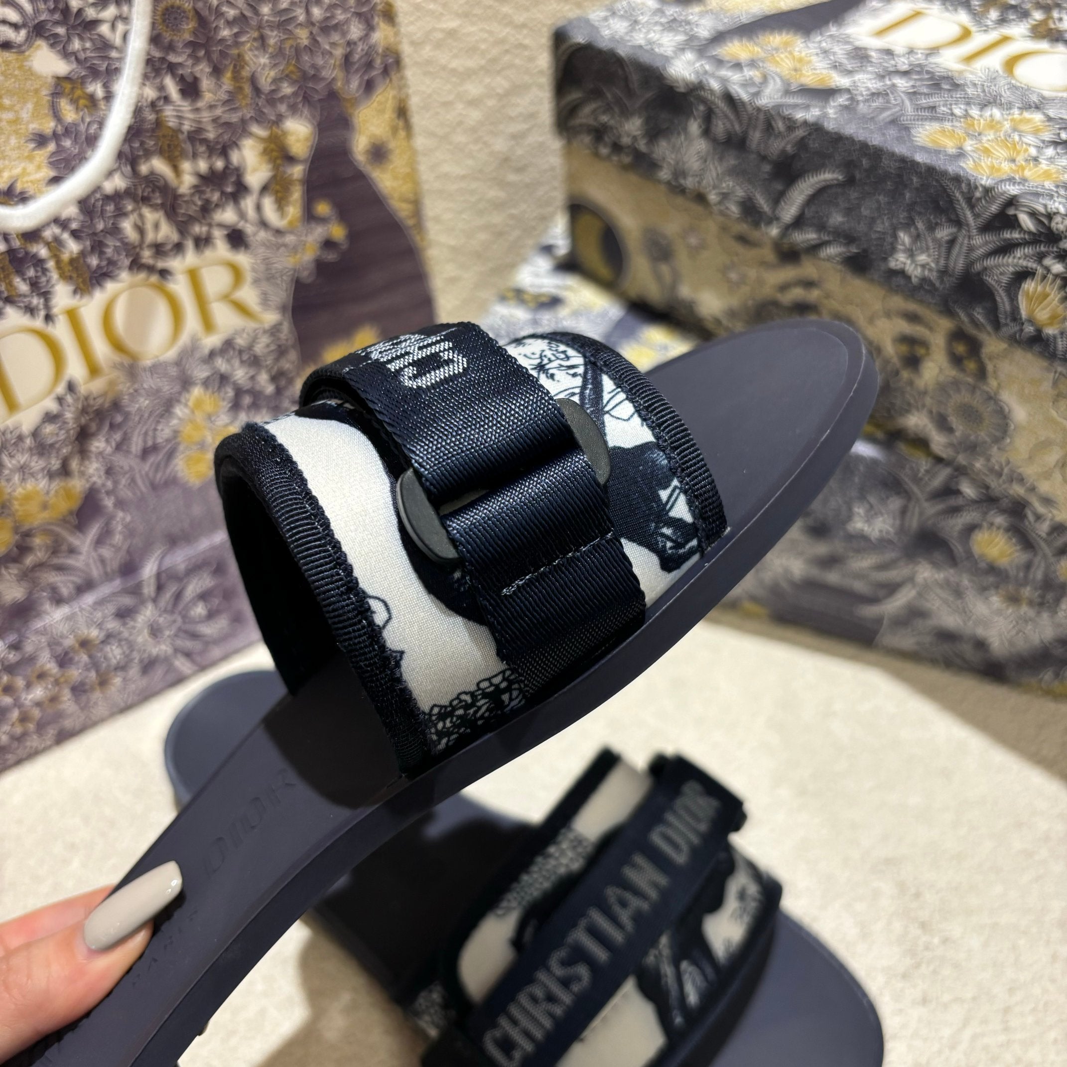 Z1ZD17 Popular slippers
