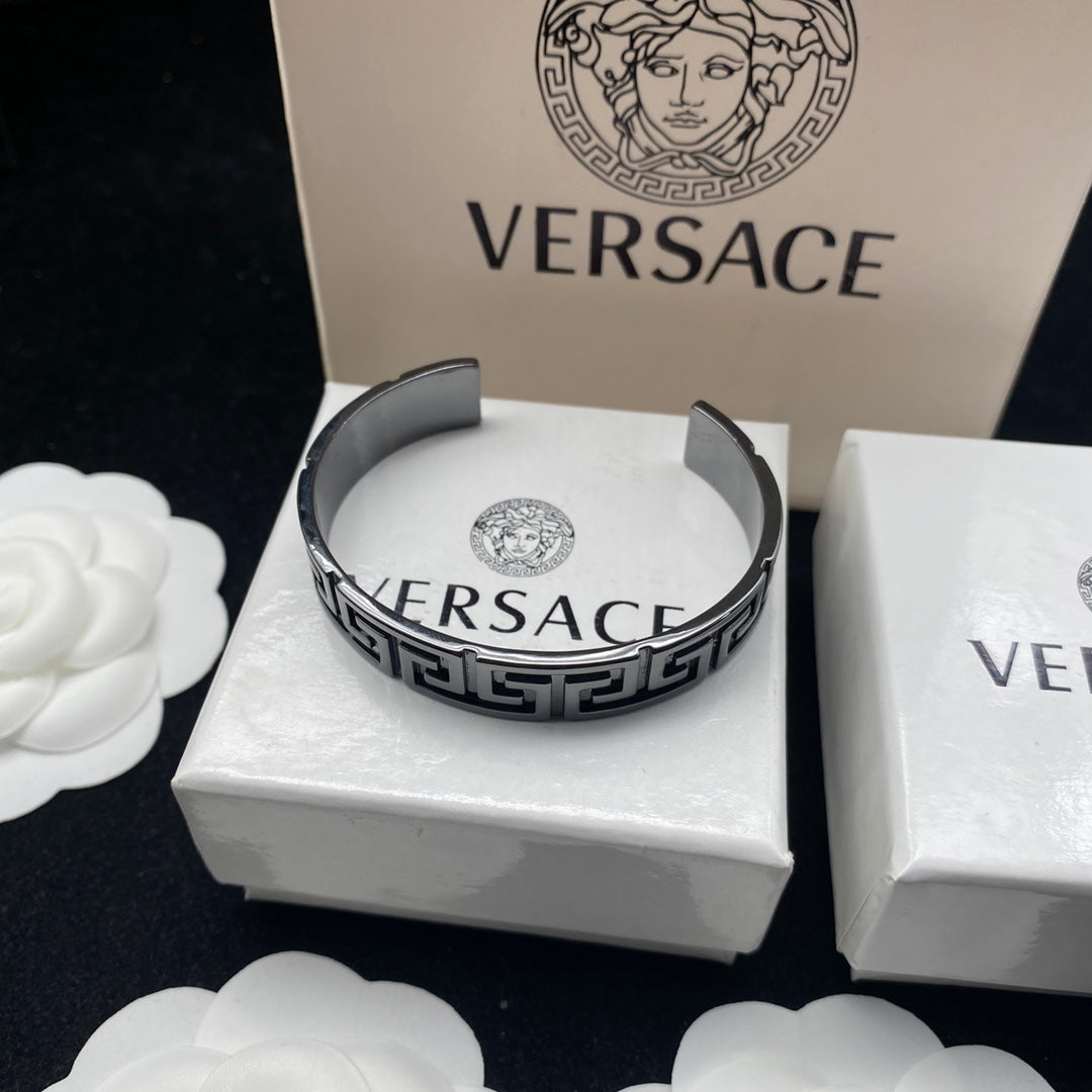 X1Q85V10K  Popular Bracelets