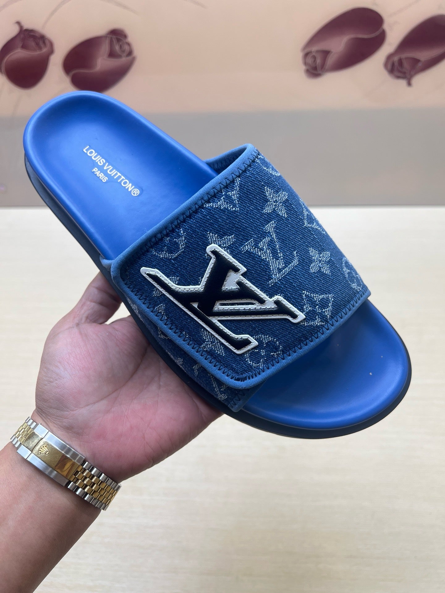 Z5R66E21 Popular  Slippers