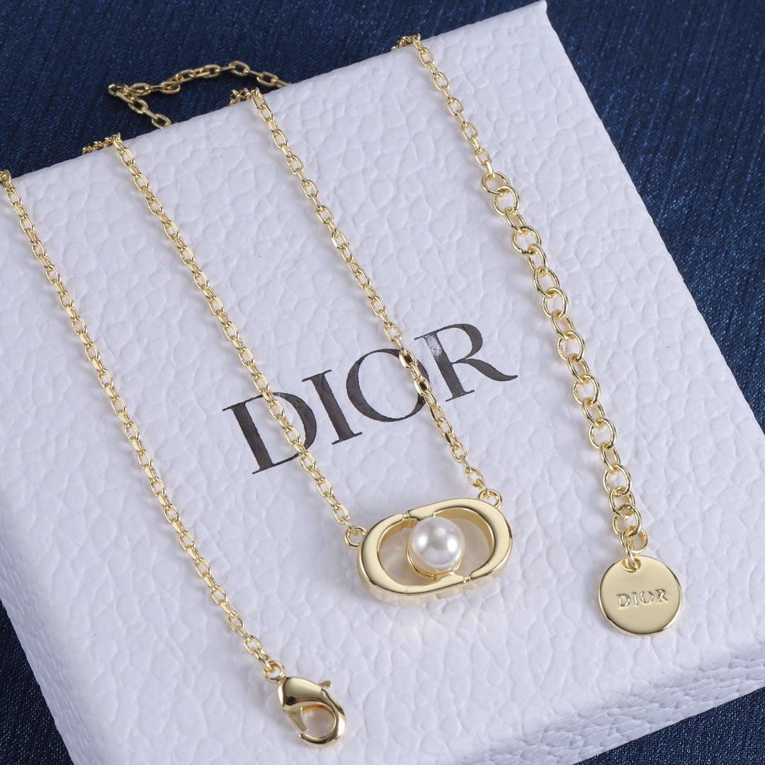 X1R75D24X Popular  Necklaces .