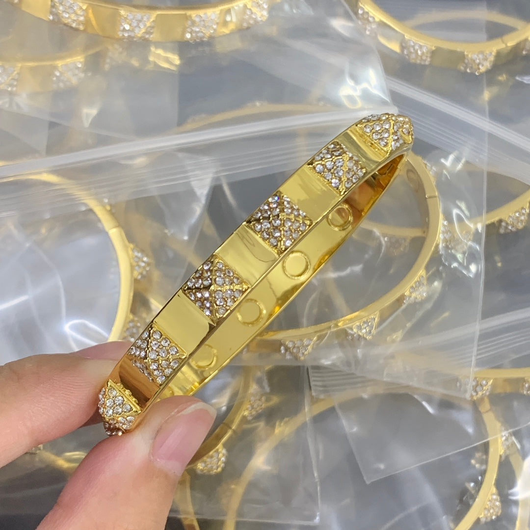 X1Z74VL62K  Popular Bracelets