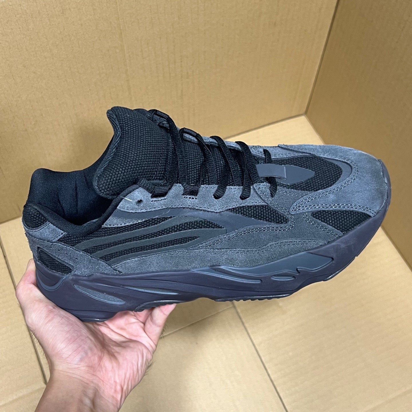 Z4Q95A36  Popular  shoes
