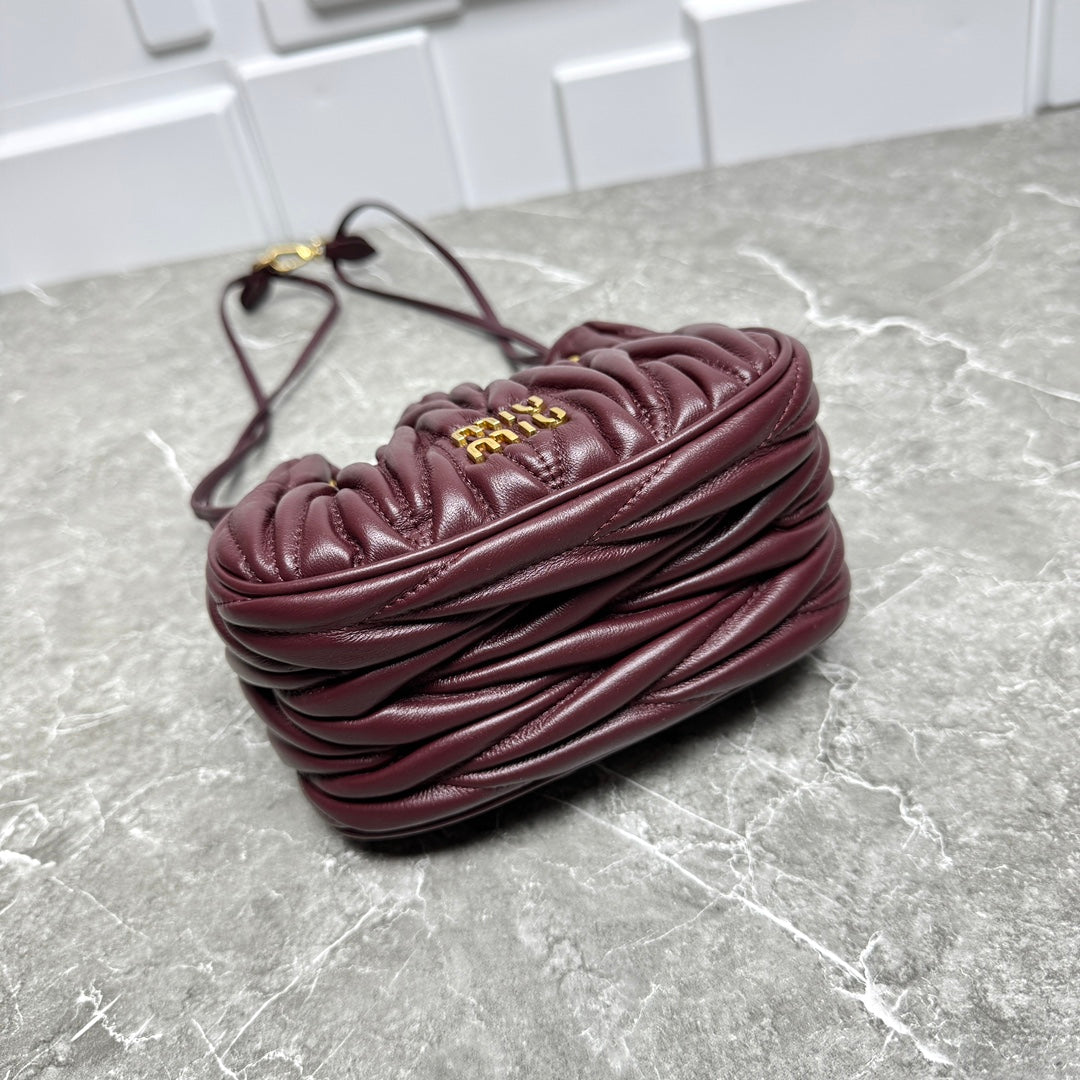 B1P36A81 Popular leather bag
