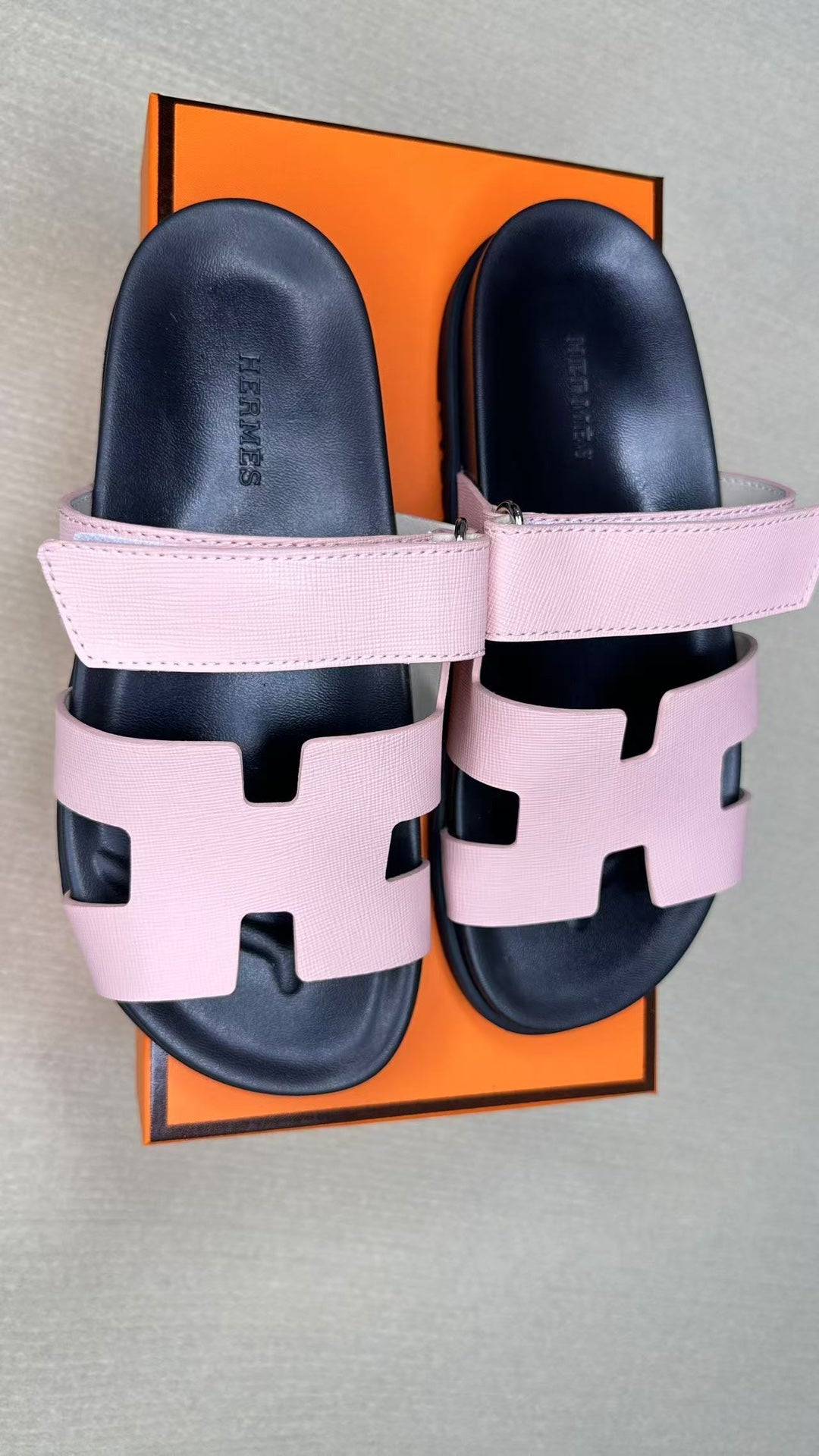 Z2Q55H26 Popular leather shoes