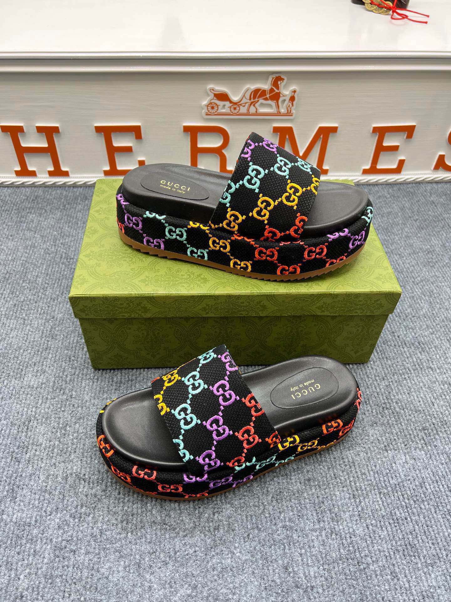 Z5ZB122 Popular slippers  Sole thickness 5.5cm