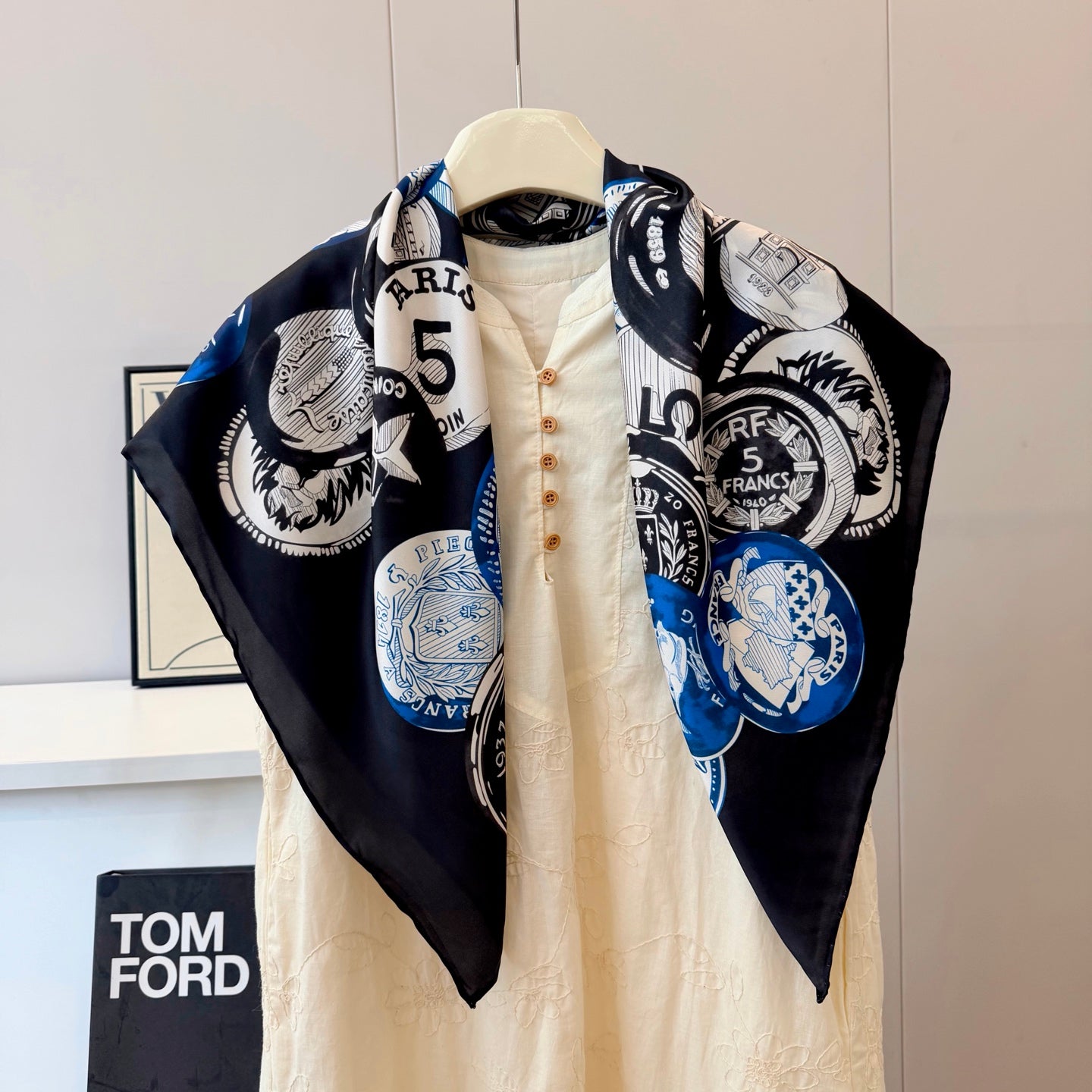W1N46C7 Popular Silk Scarve