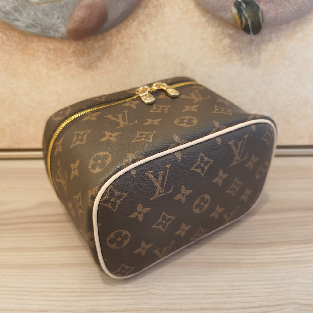 B1X34E273 Popular  leather bag 