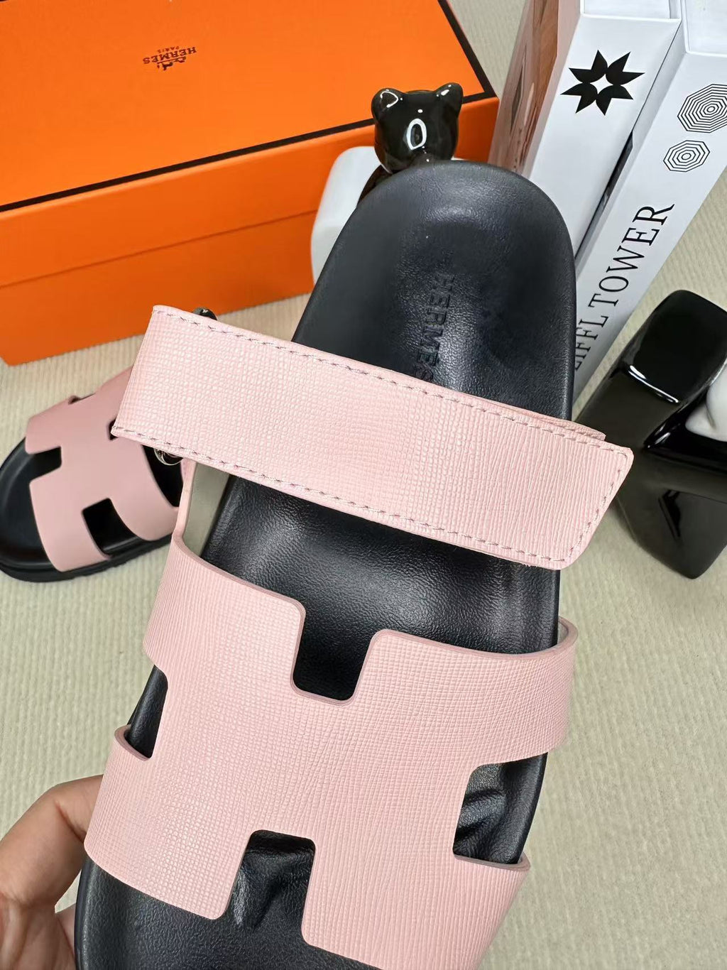 Z2Q55H28 Popular leather shoes