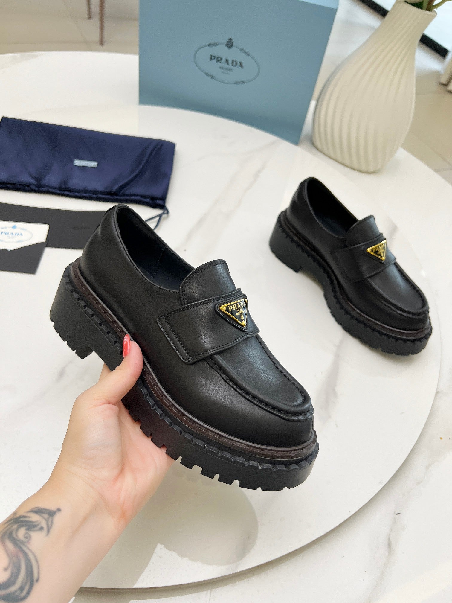 Z2Q105P409 Popular high-quality Shoes