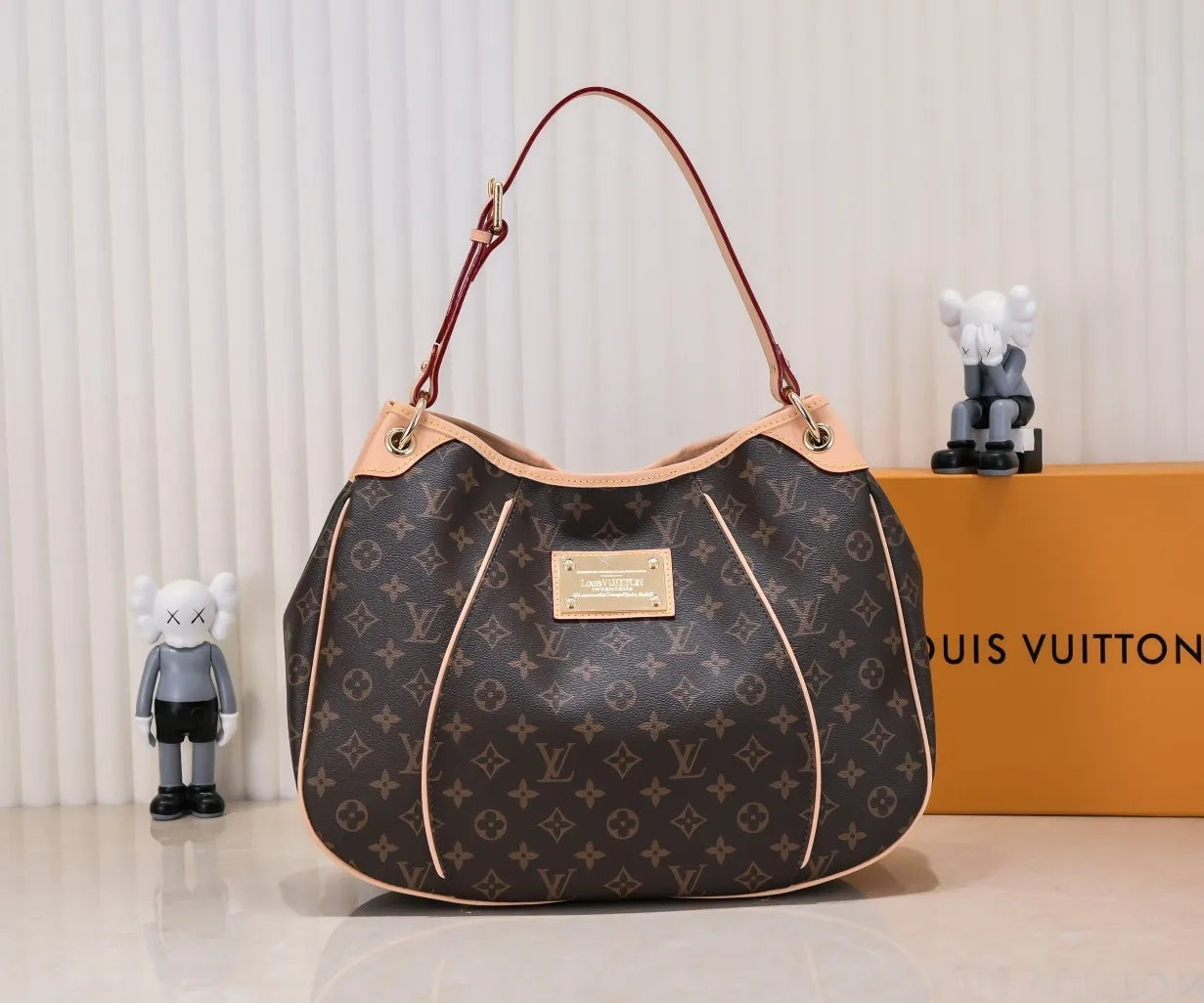B1X43E63 Popular   leather bag 