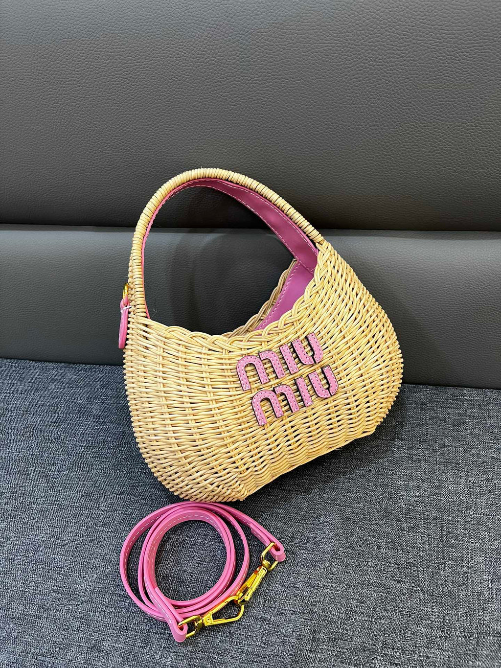 B1P46A119 Popular woven bag