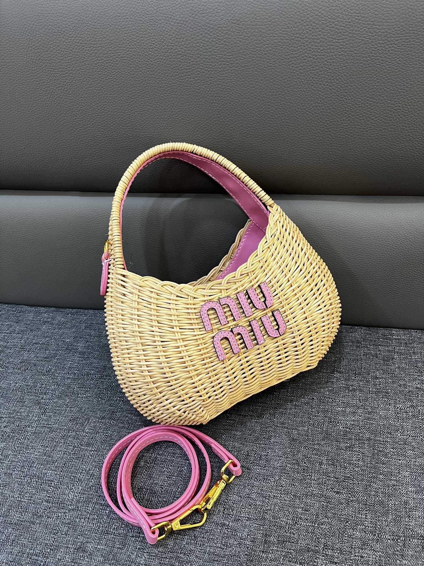 B1P46A119 Popular woven bag