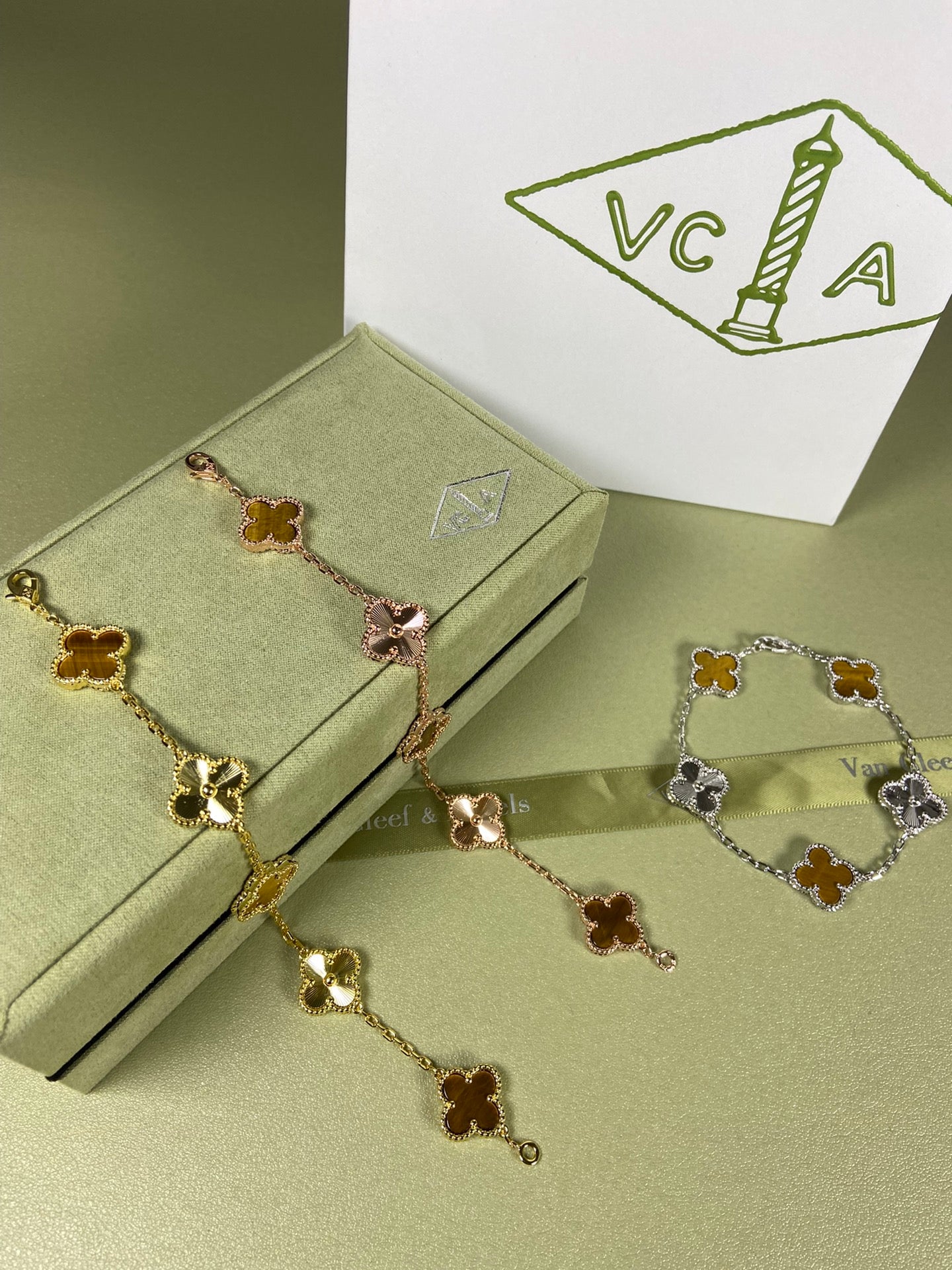 X5X94VA181K  Popular bracelets  5 flowers normal size1.5cm flower