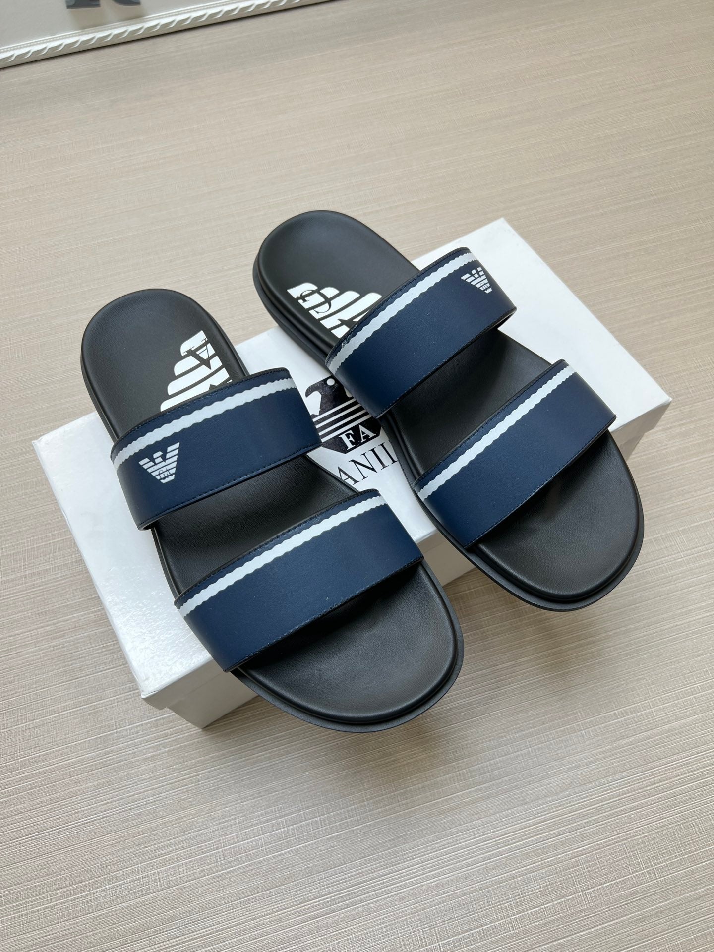 Z5ZA104 Popular slippers