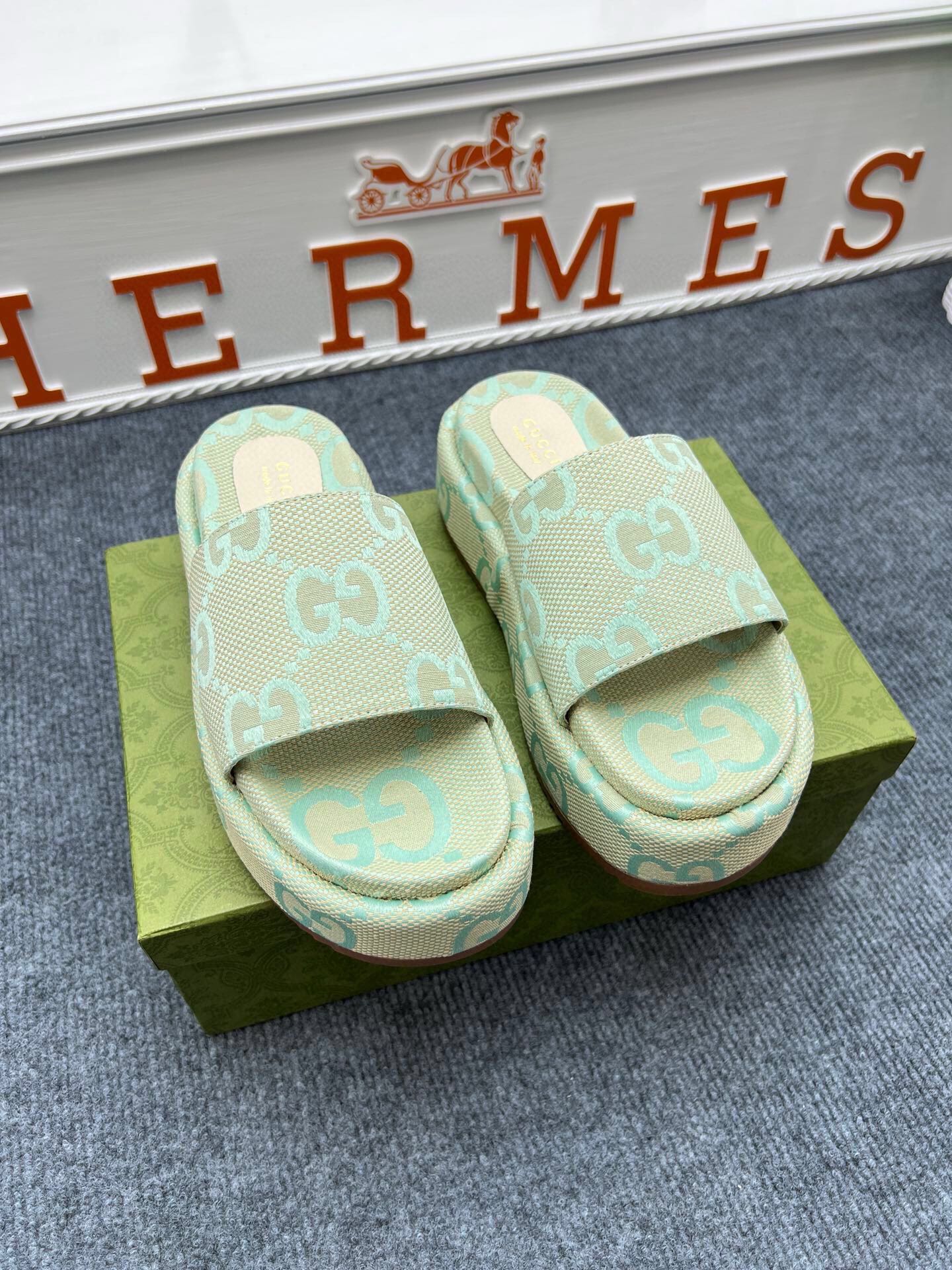 Z5ZB122 Popular slippers  Sole thickness 5.5cm