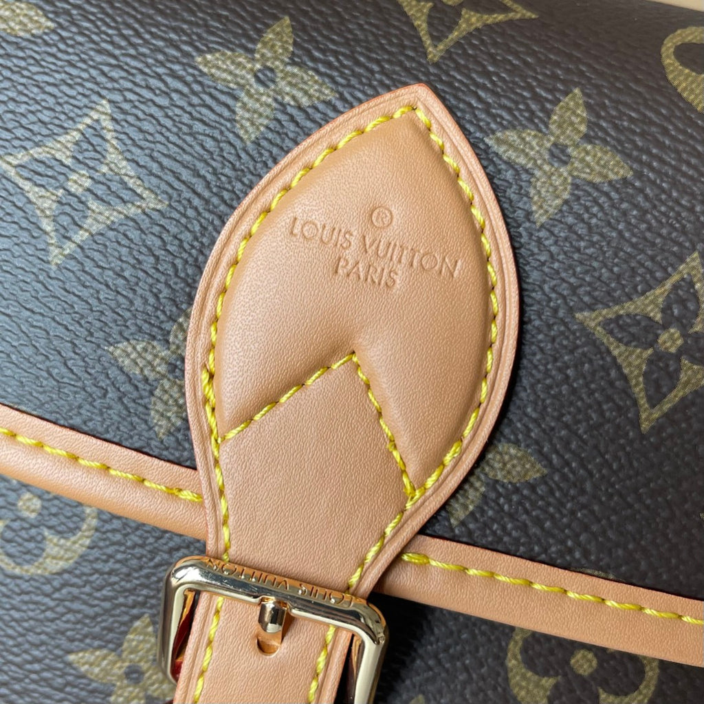 B1P36E38 Popular leather bag
