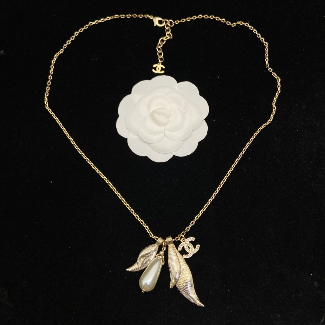 X1Q85C240X Popular Necklace