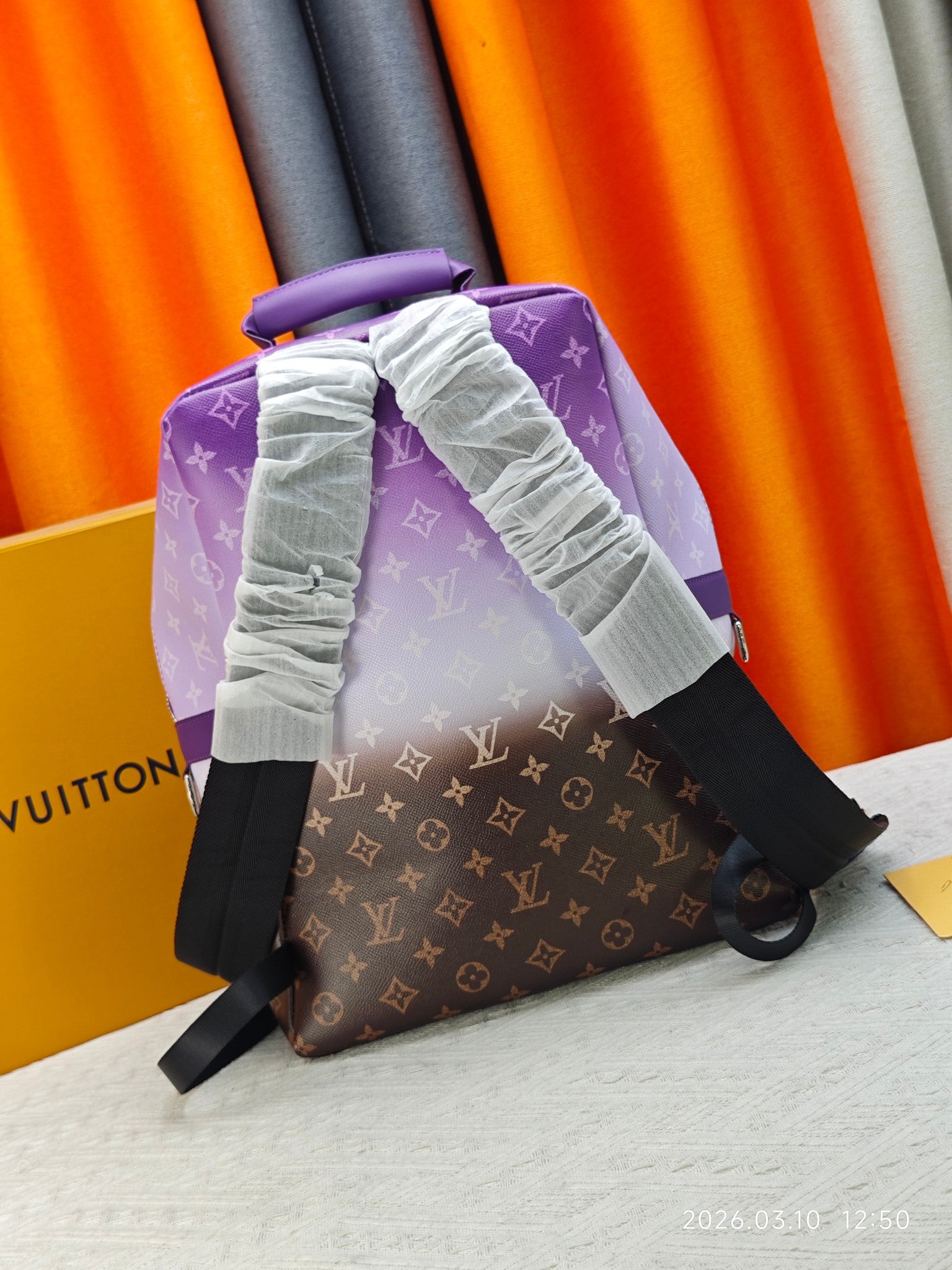 B1P36E18 Popular leather bag