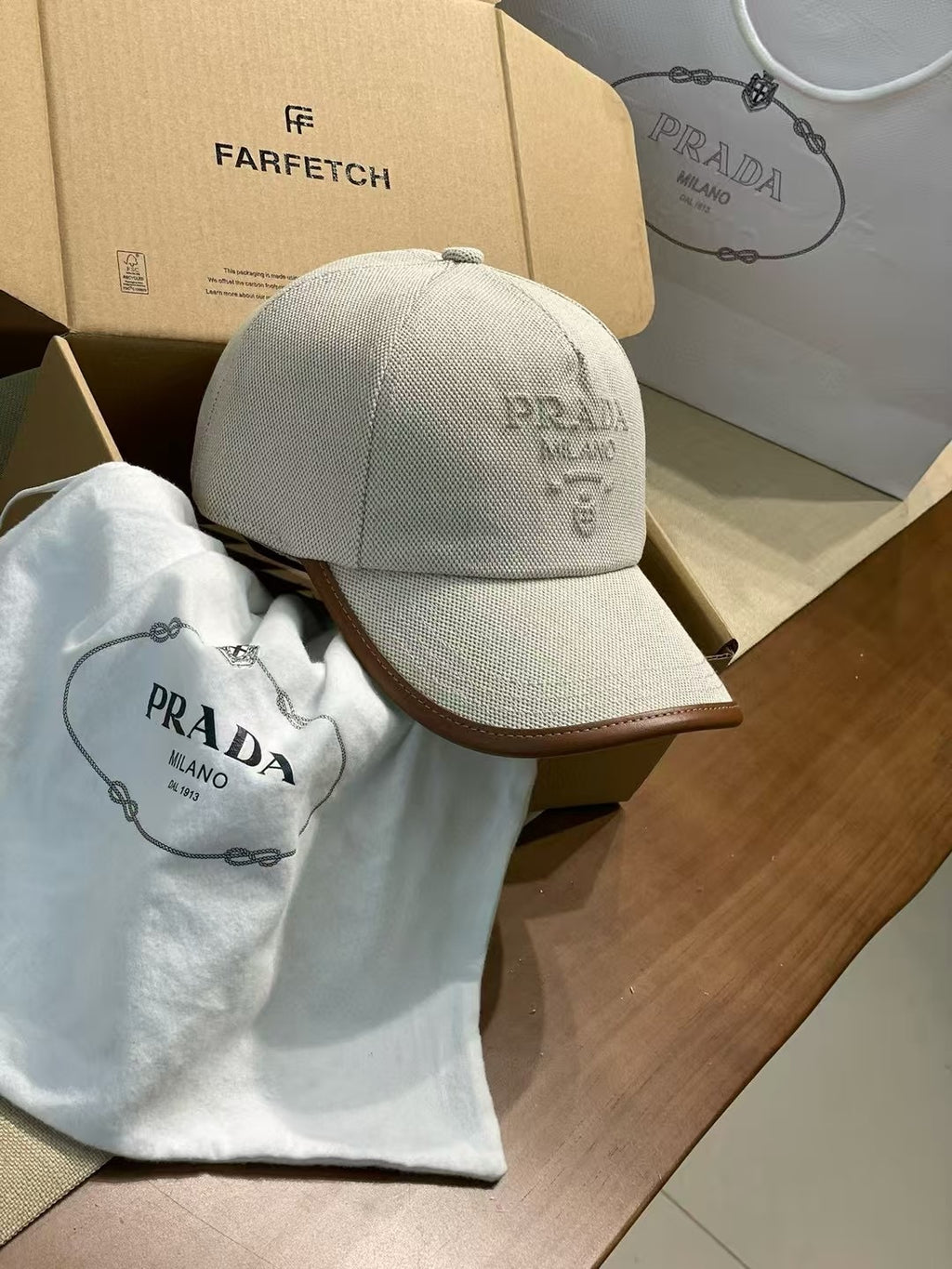 M1Q85P101 Popular hats