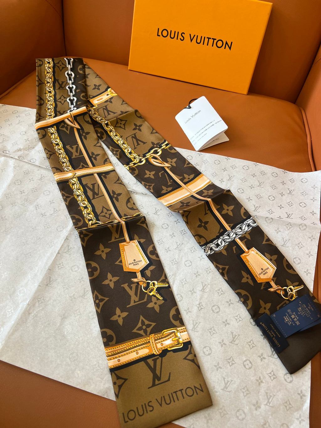 W1N55E92 Popular Silk Scarve