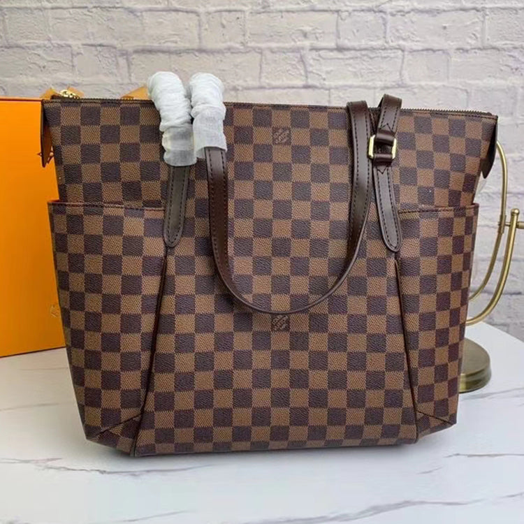 B12X51E108 Popular  leather bag 