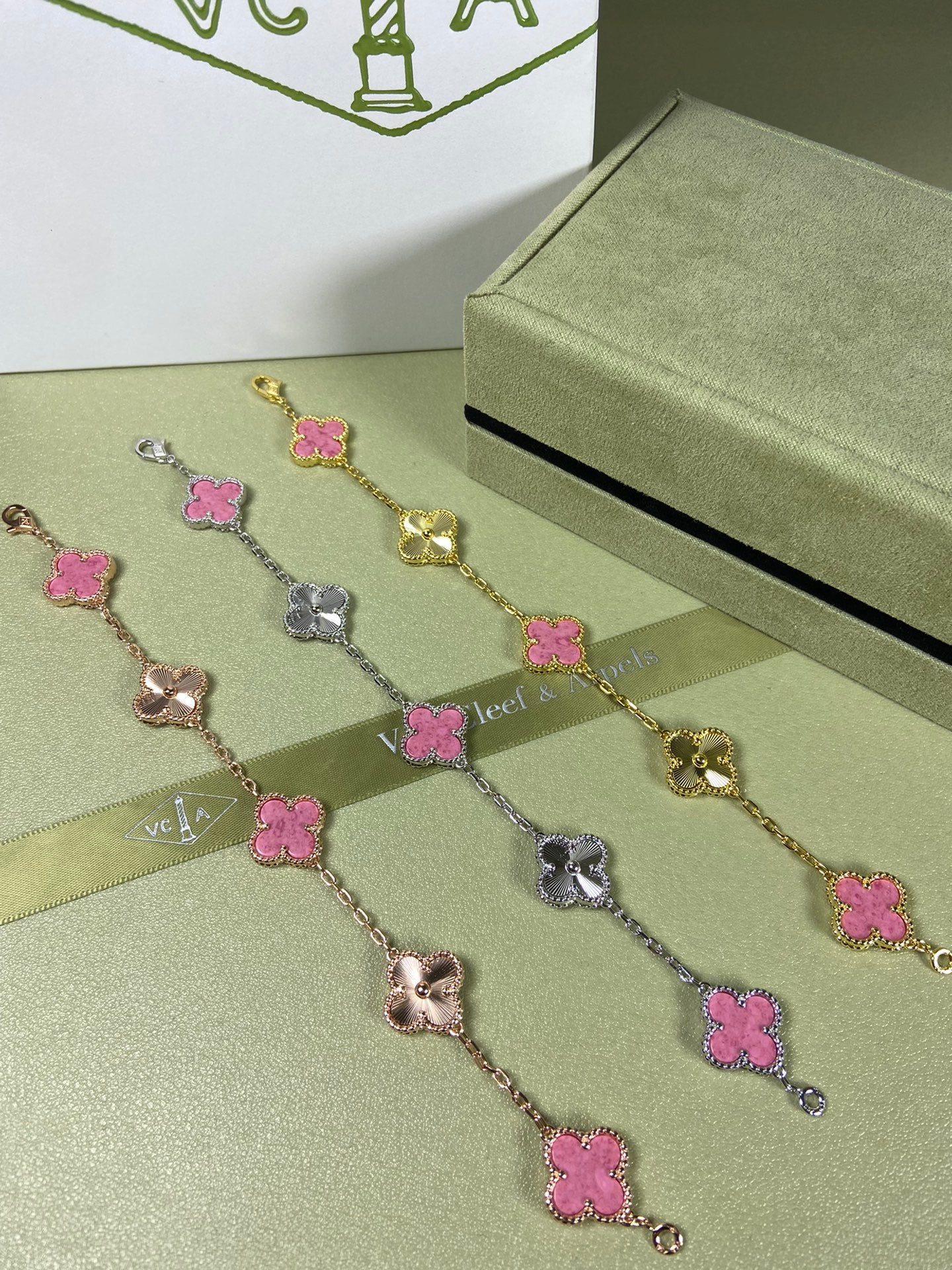 X5X94VA181K  Popular bracelets  5 flowers normal size1.5cm flower
