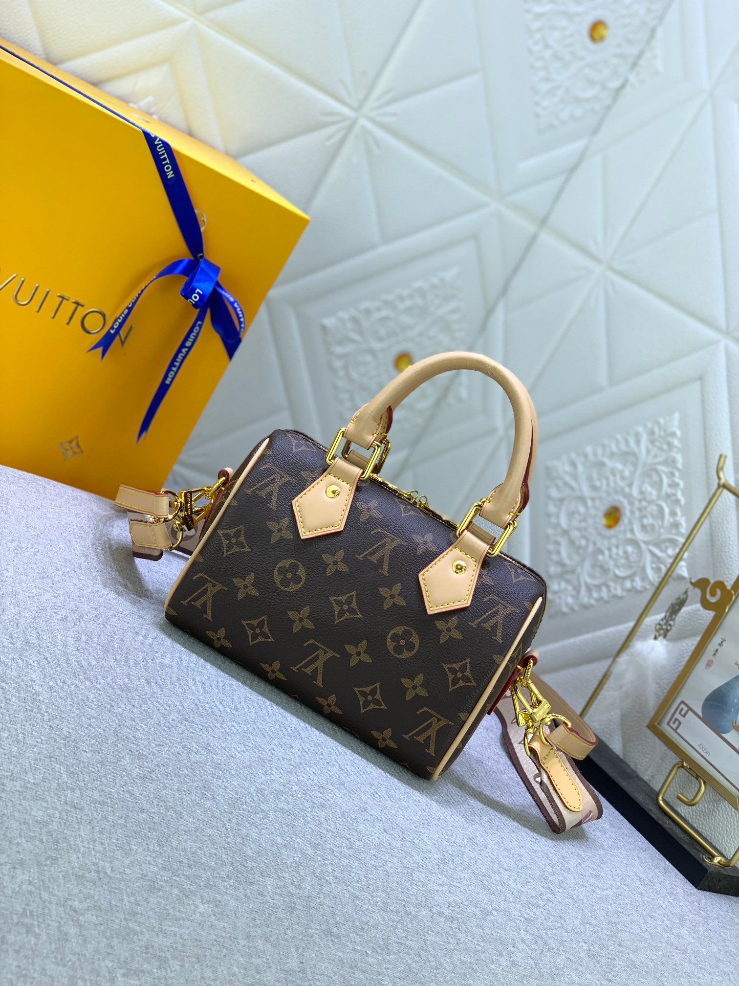 B12X73E44 Popular  leather bag 