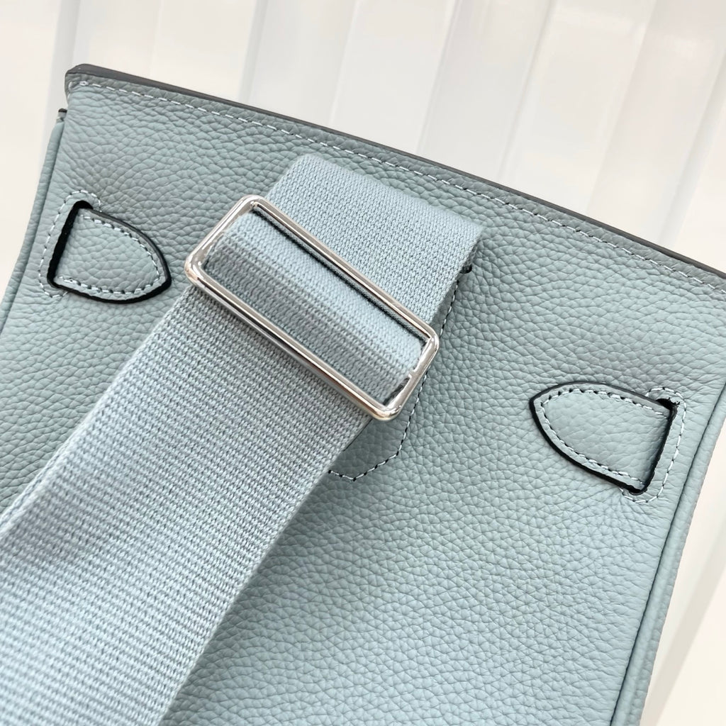 B1P36H46 Popular leather bag