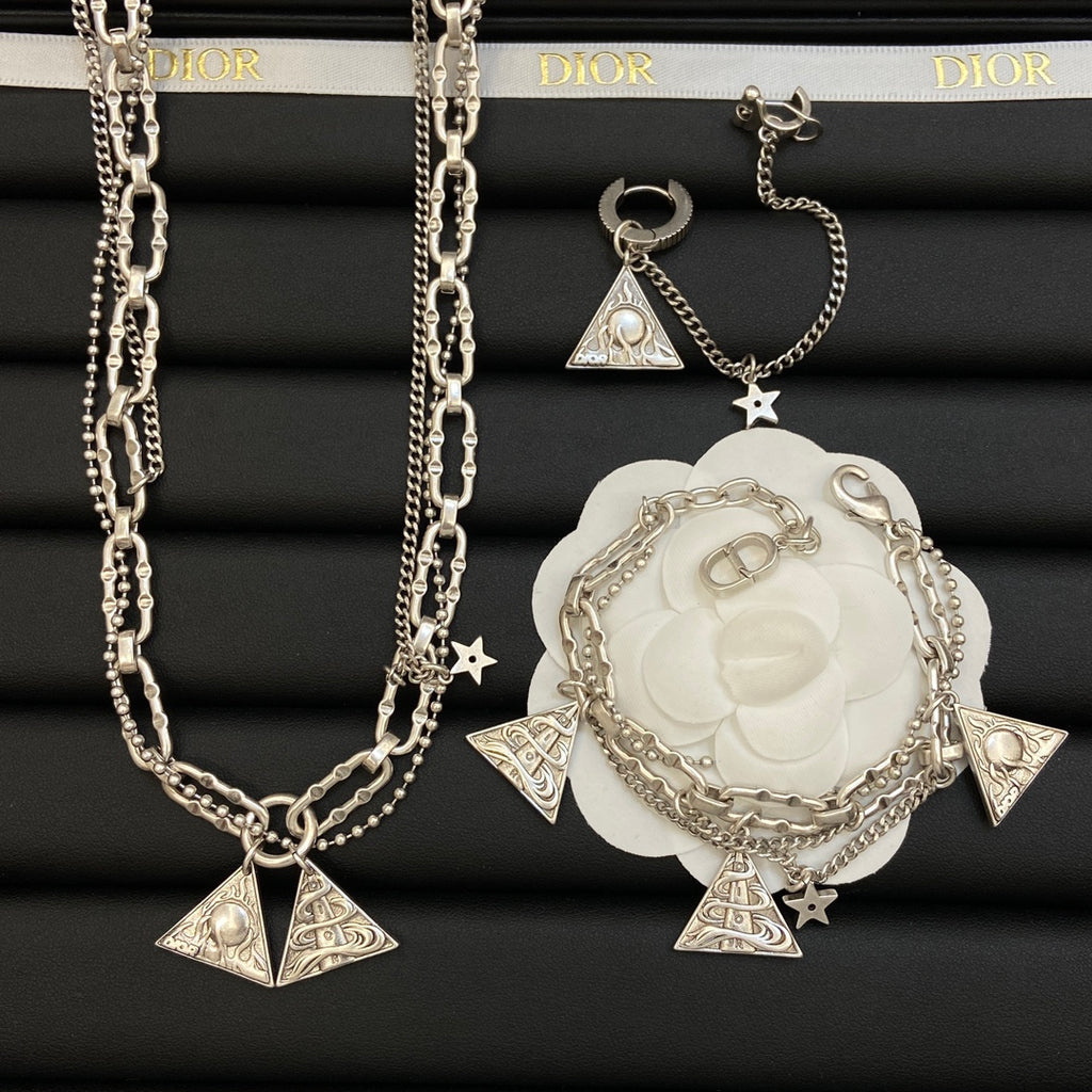 X1Q85D295X Popular Necklaces.Bracelet. Earrings