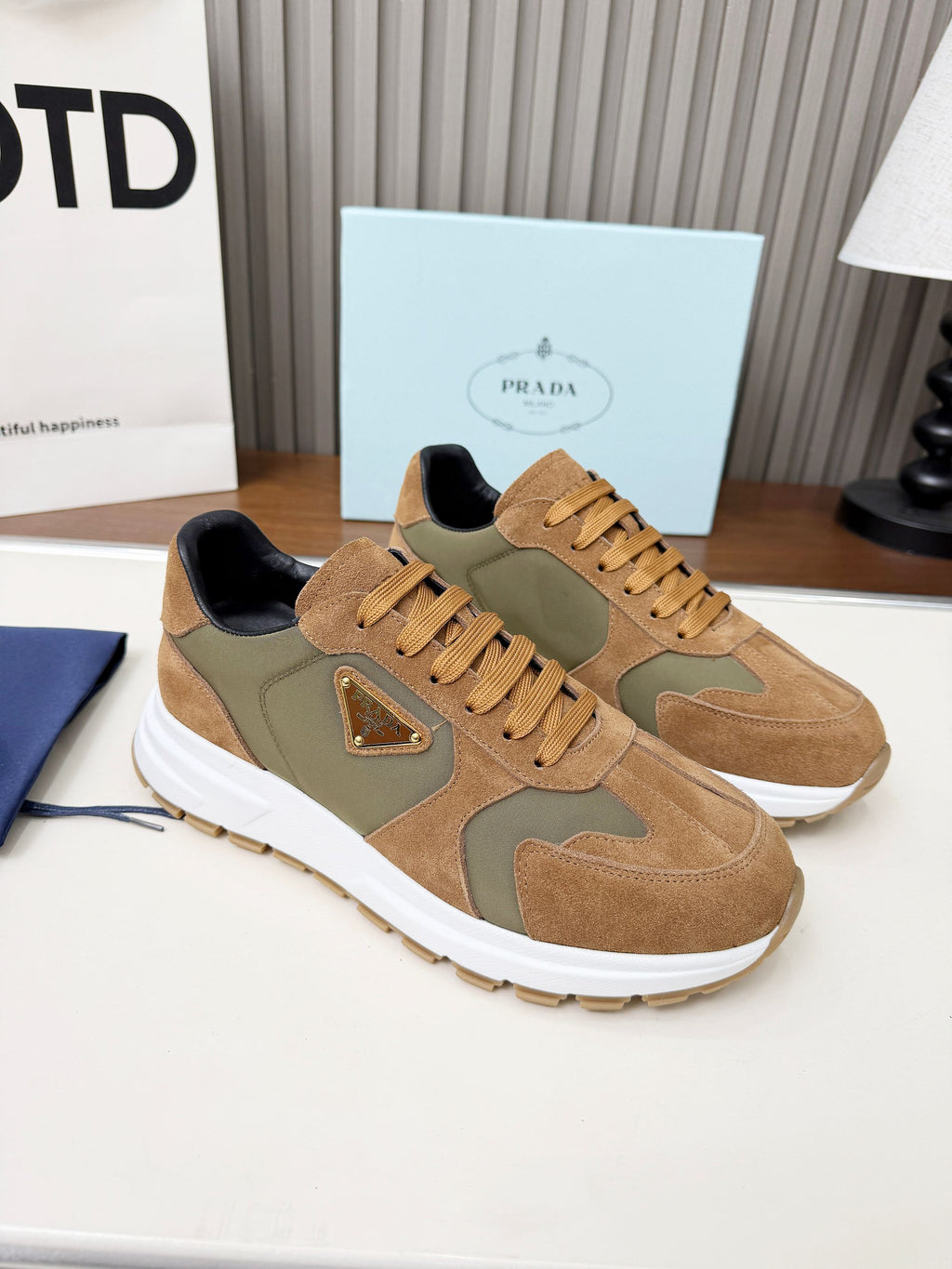 Z2P36P61 Popular high-quality leather Shoes