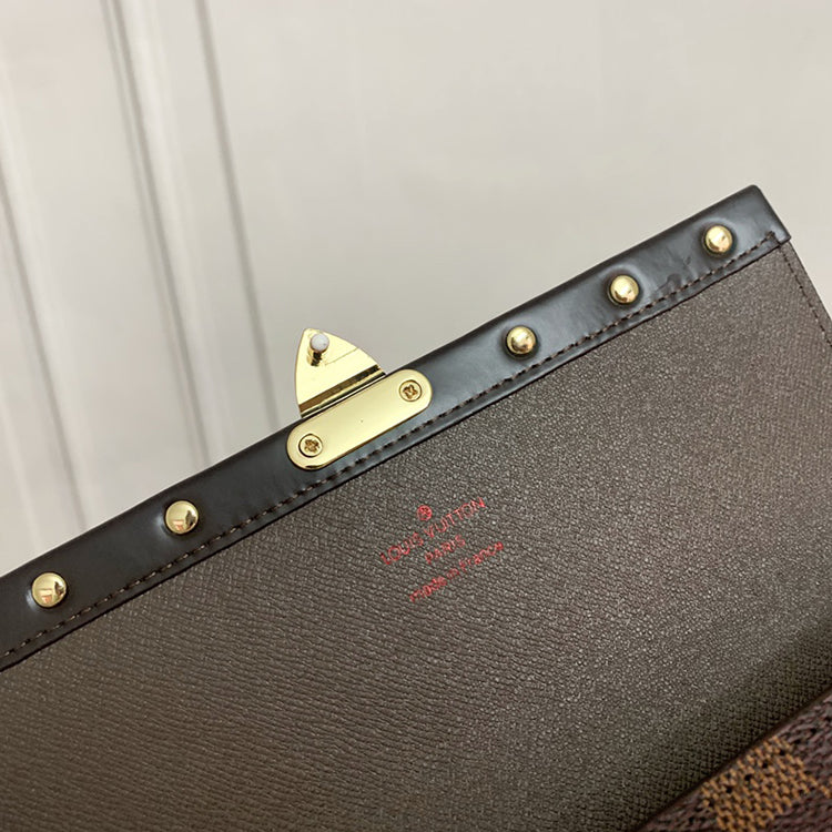 B1X41E10 Popular leather wallets
