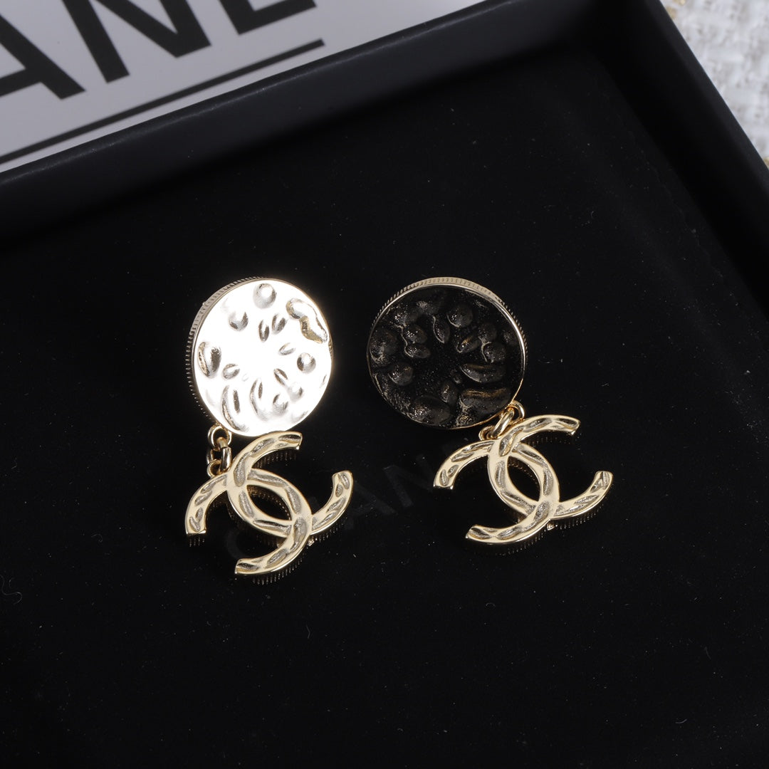 X1Q45C7E Popular Earrings