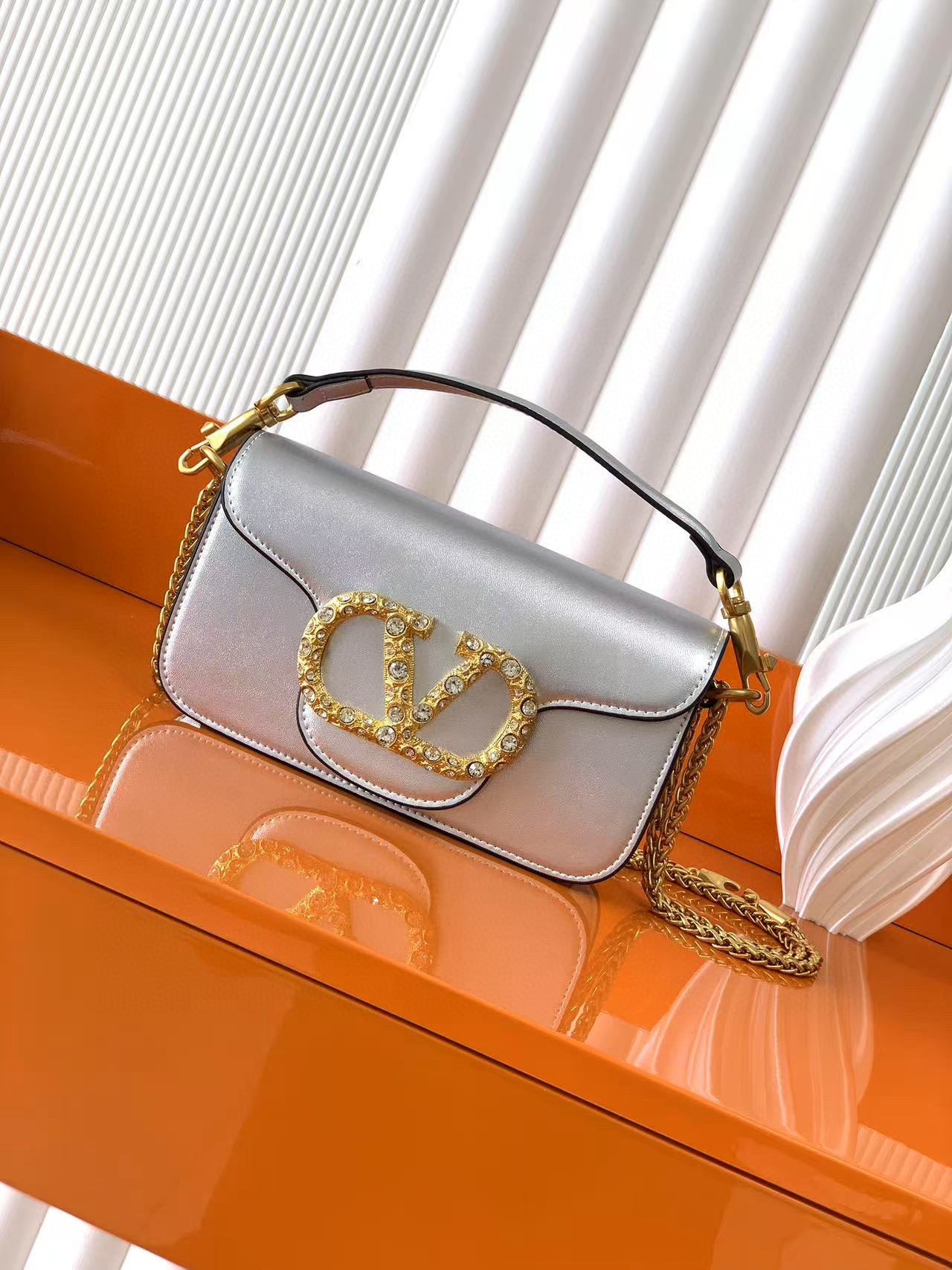 B1P36A30 Popular  leather bag