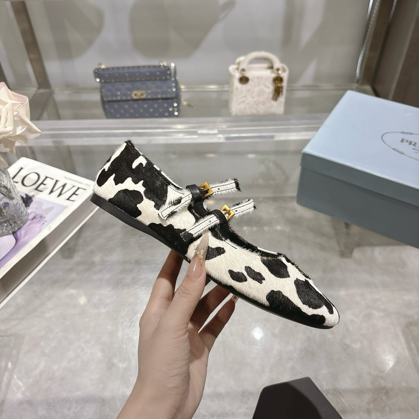 Z2Q95P114 Popular high-quality Shoes