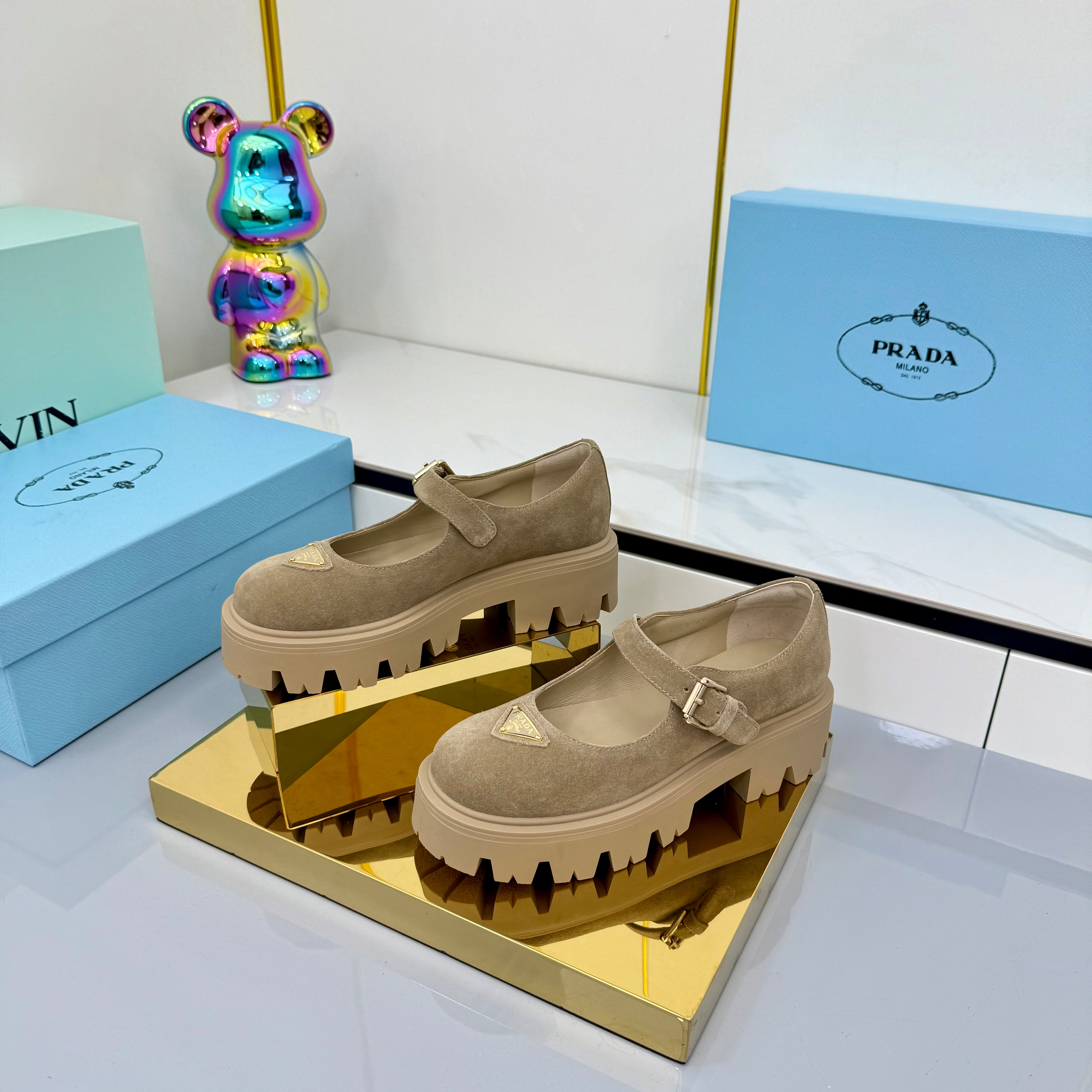 Z2Q105P308 Popular high-quality Shoes