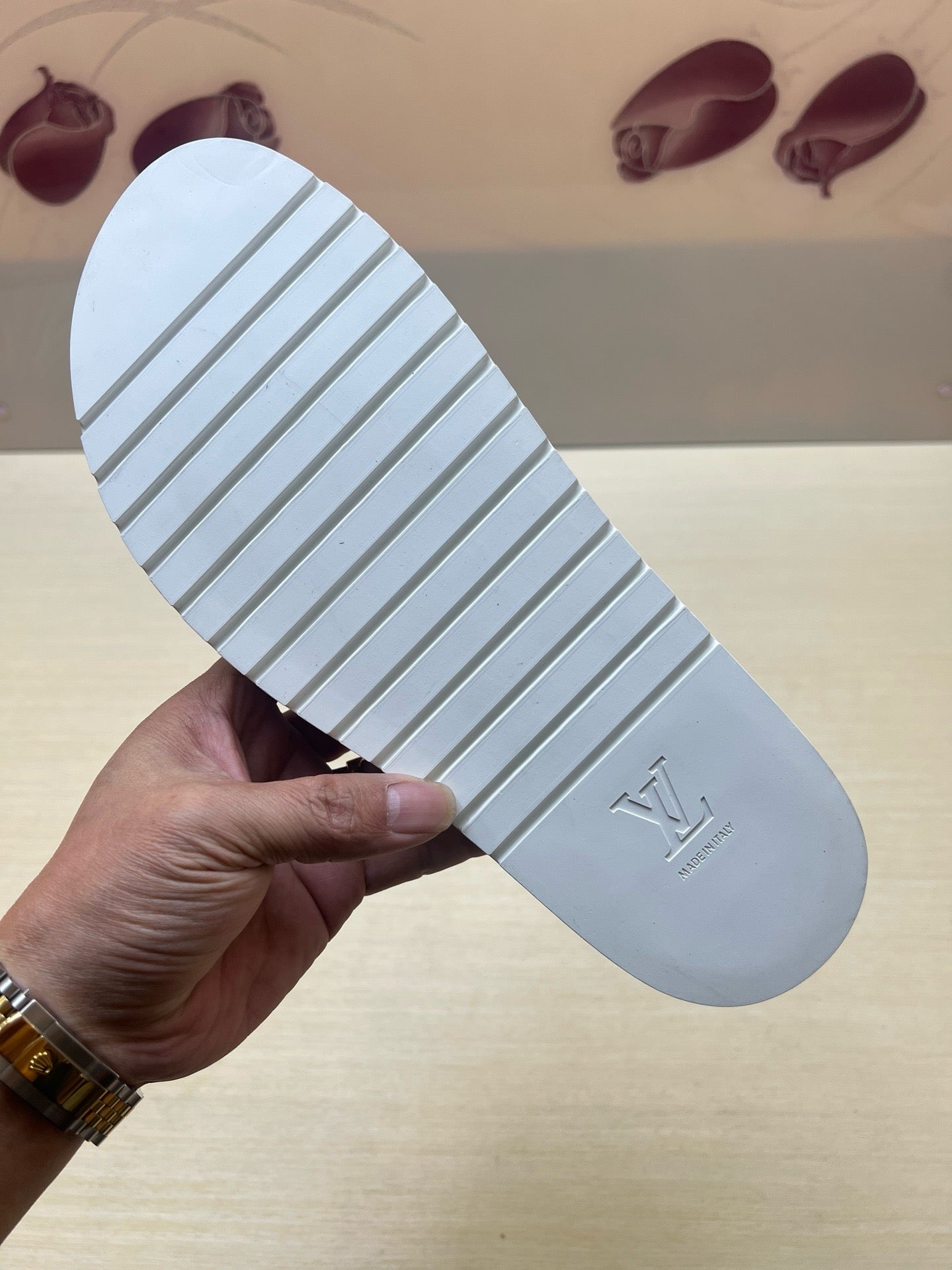 Z5R66E21 Popular  Slippers