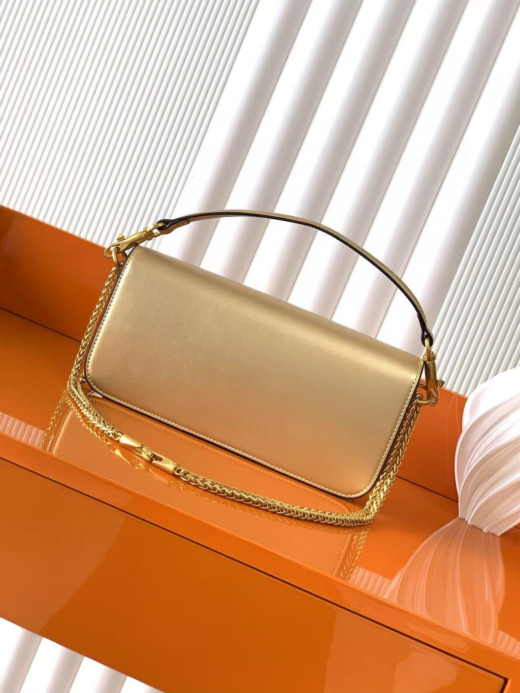 B1P36A31 Popular  leather bag