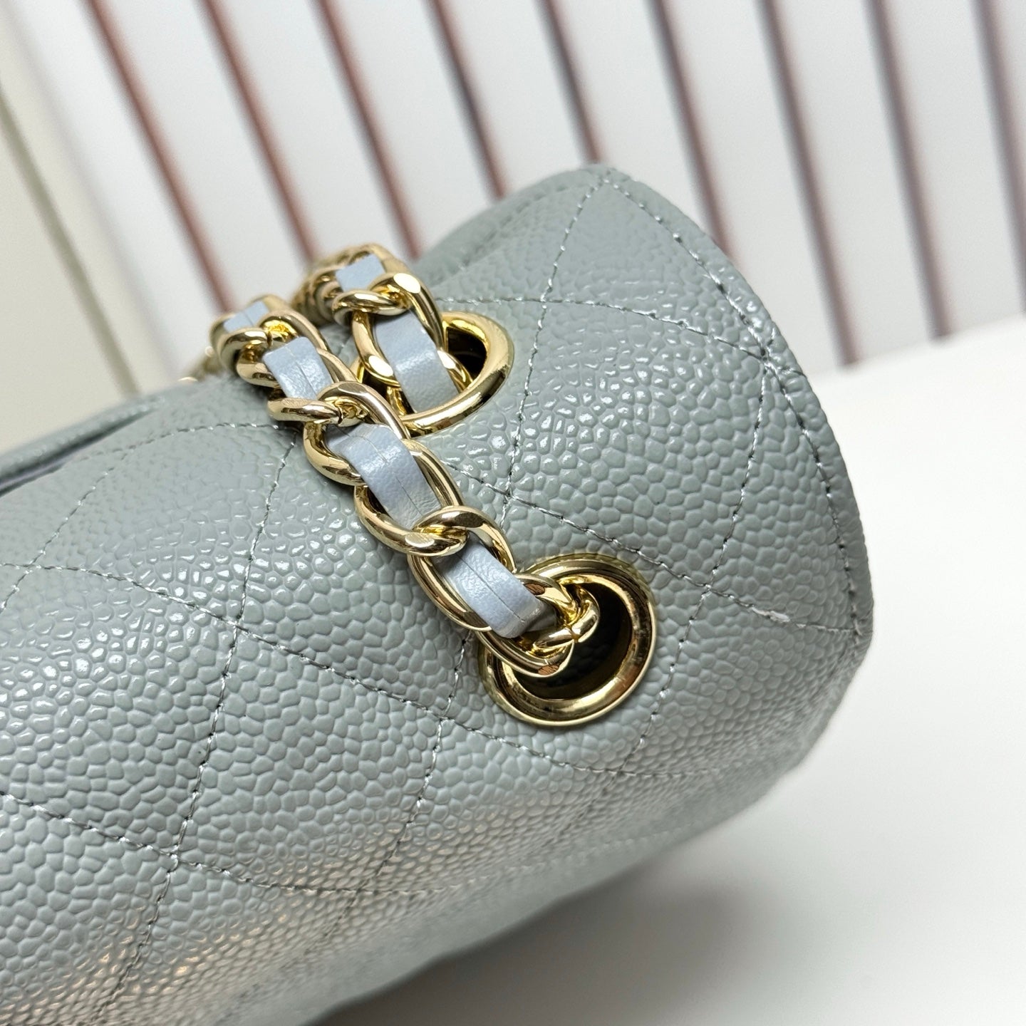 B1R76C12 Popular leather bag