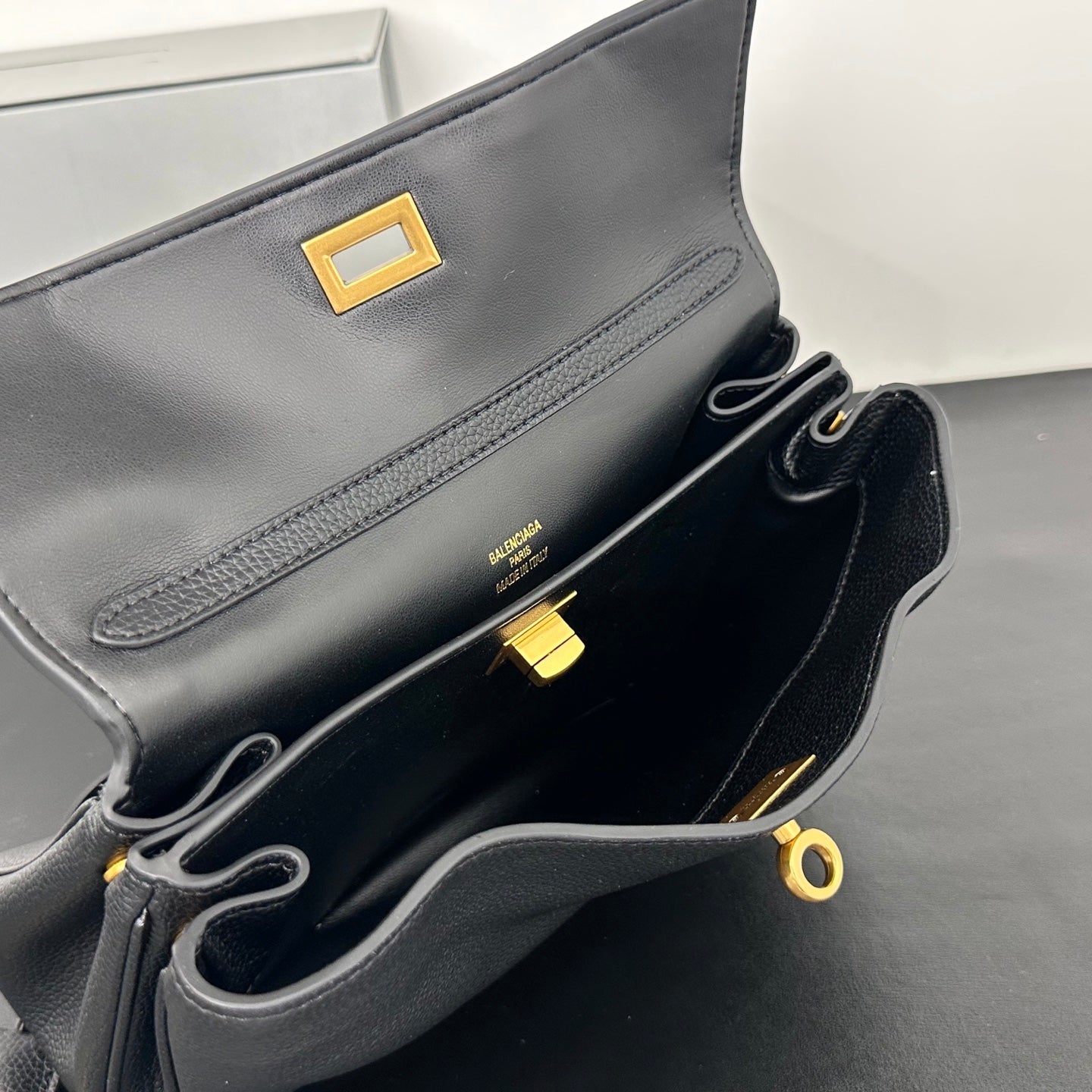 B1X56J31 Popular high-quality leather bag