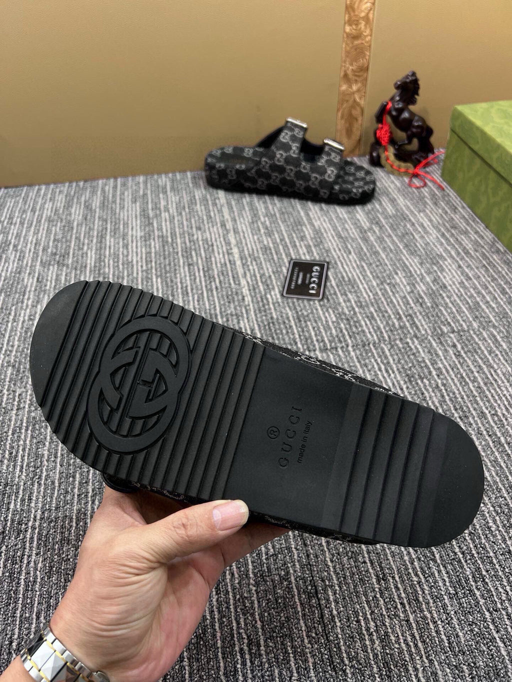 Z5QB17  Popular shoes