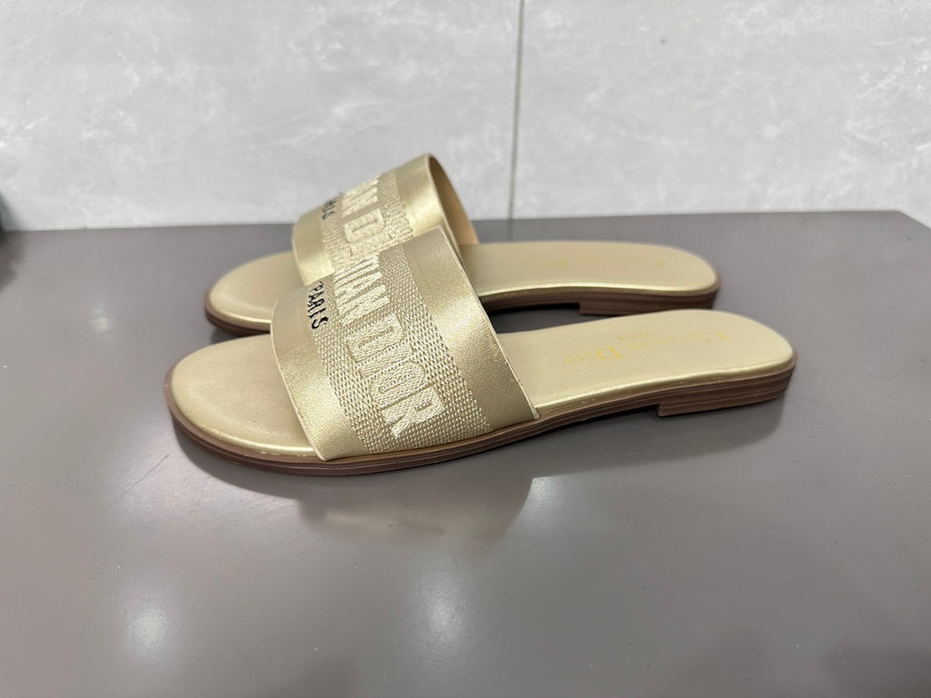 Z1ZD32 Popular slippers