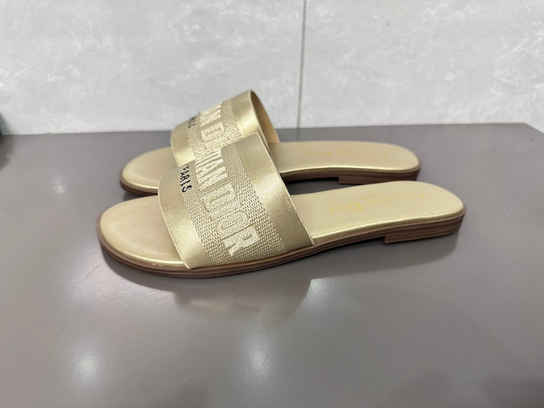 Z1ZD32 Popular slippers