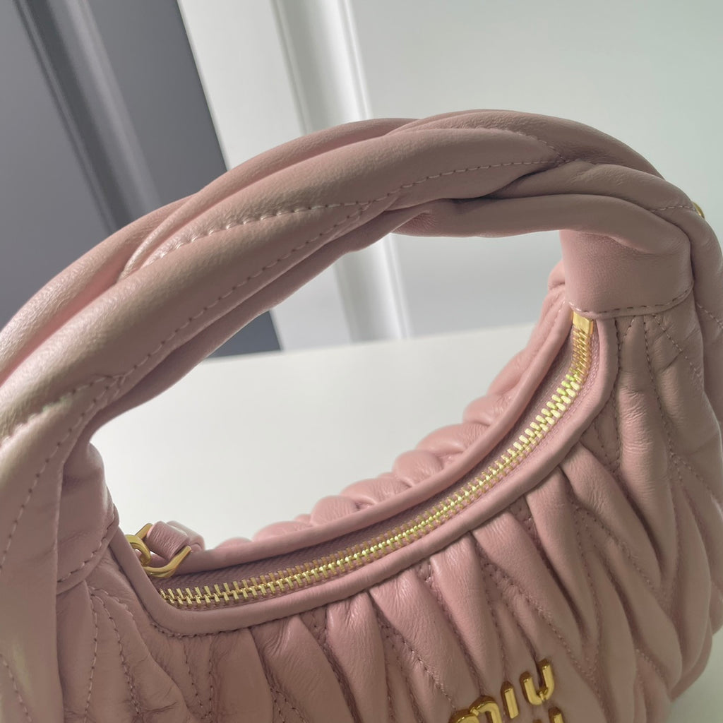 B1P46A116 Popular leather bag