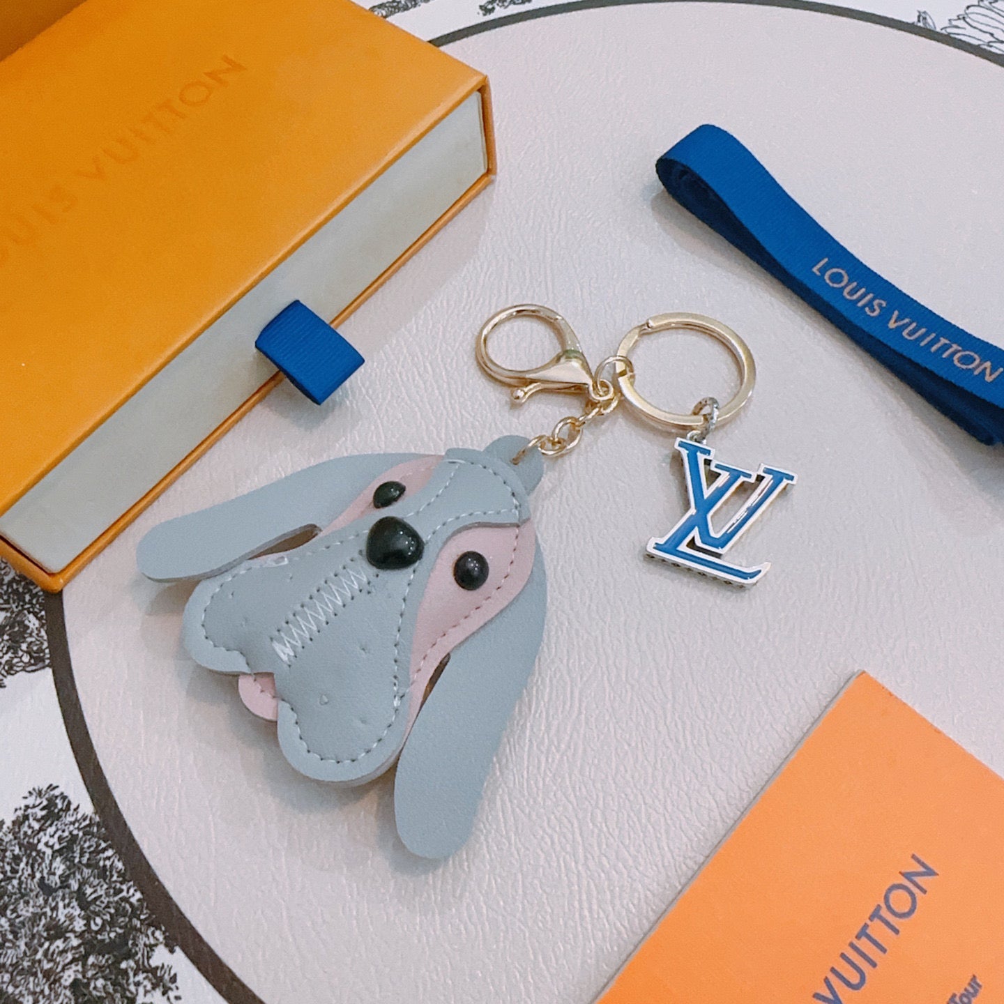 A1Z105E87 Popular bag 's charms accessories