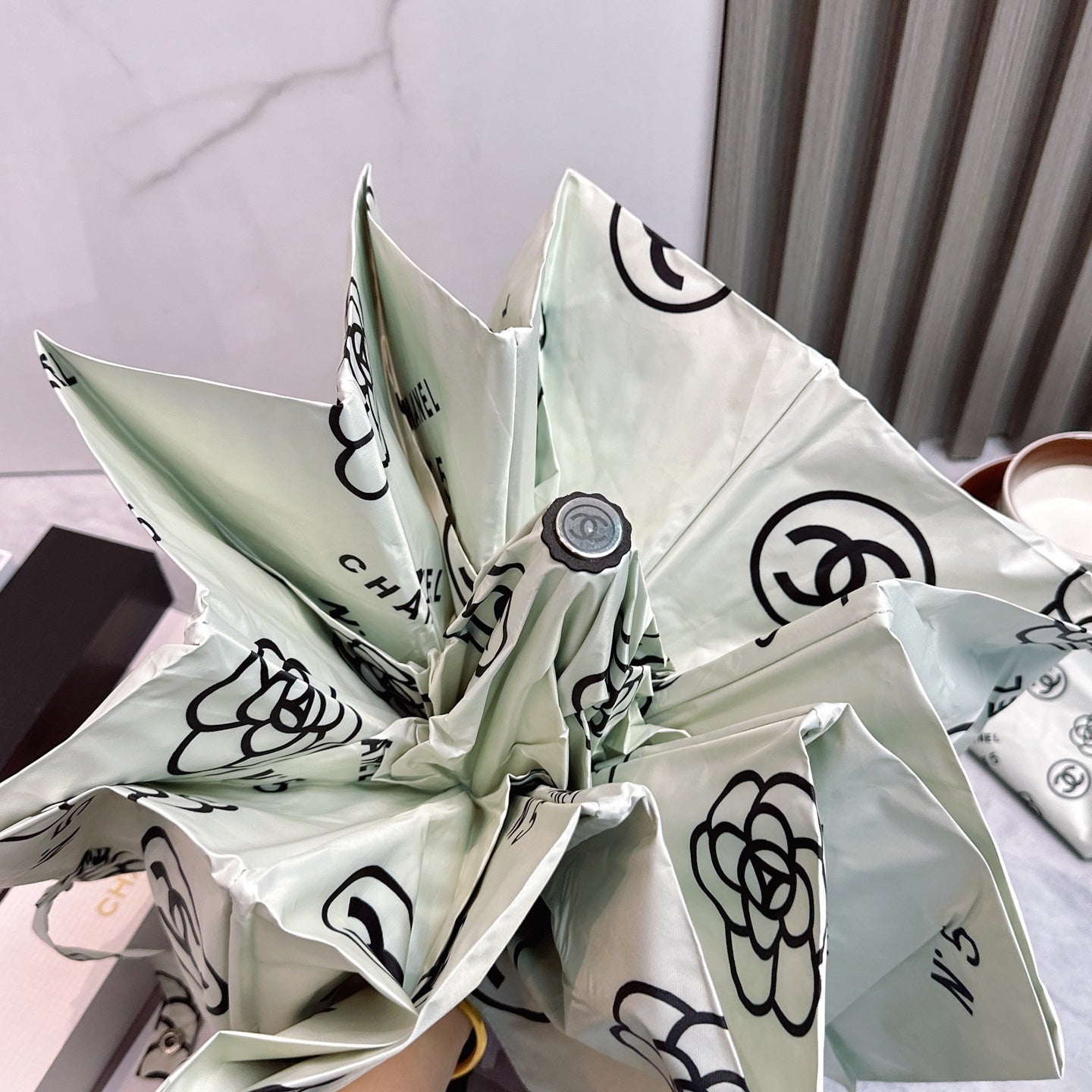J1R85C44 Popular UV resistant umbrella