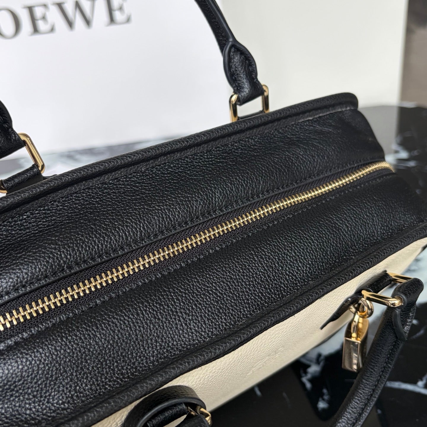 B1R66A12 Popular leather bag